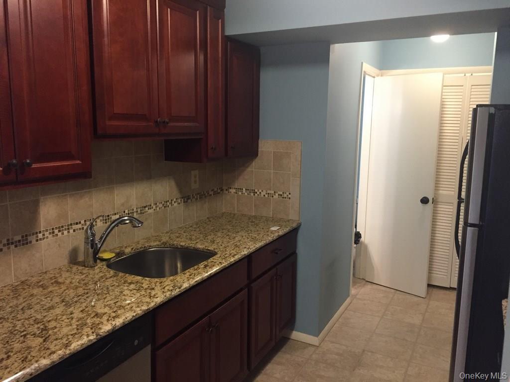 #1 photo, 2805 Whispering Hills, Chester , NY 10918