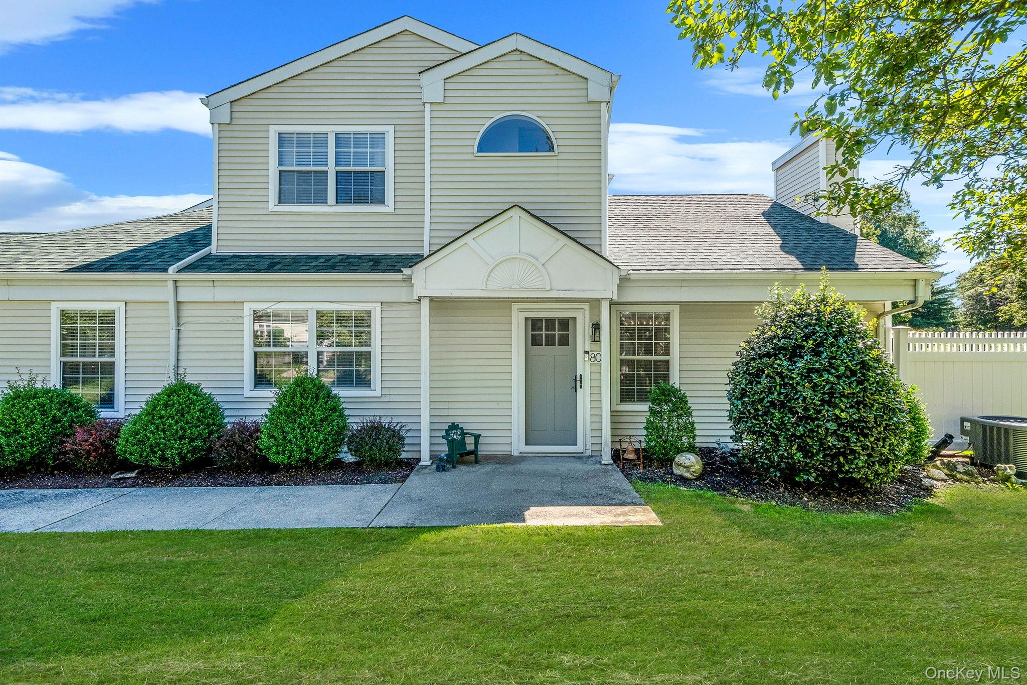 #1 photo, 80 Fox Court, سوفولك Manorville , NY 11949