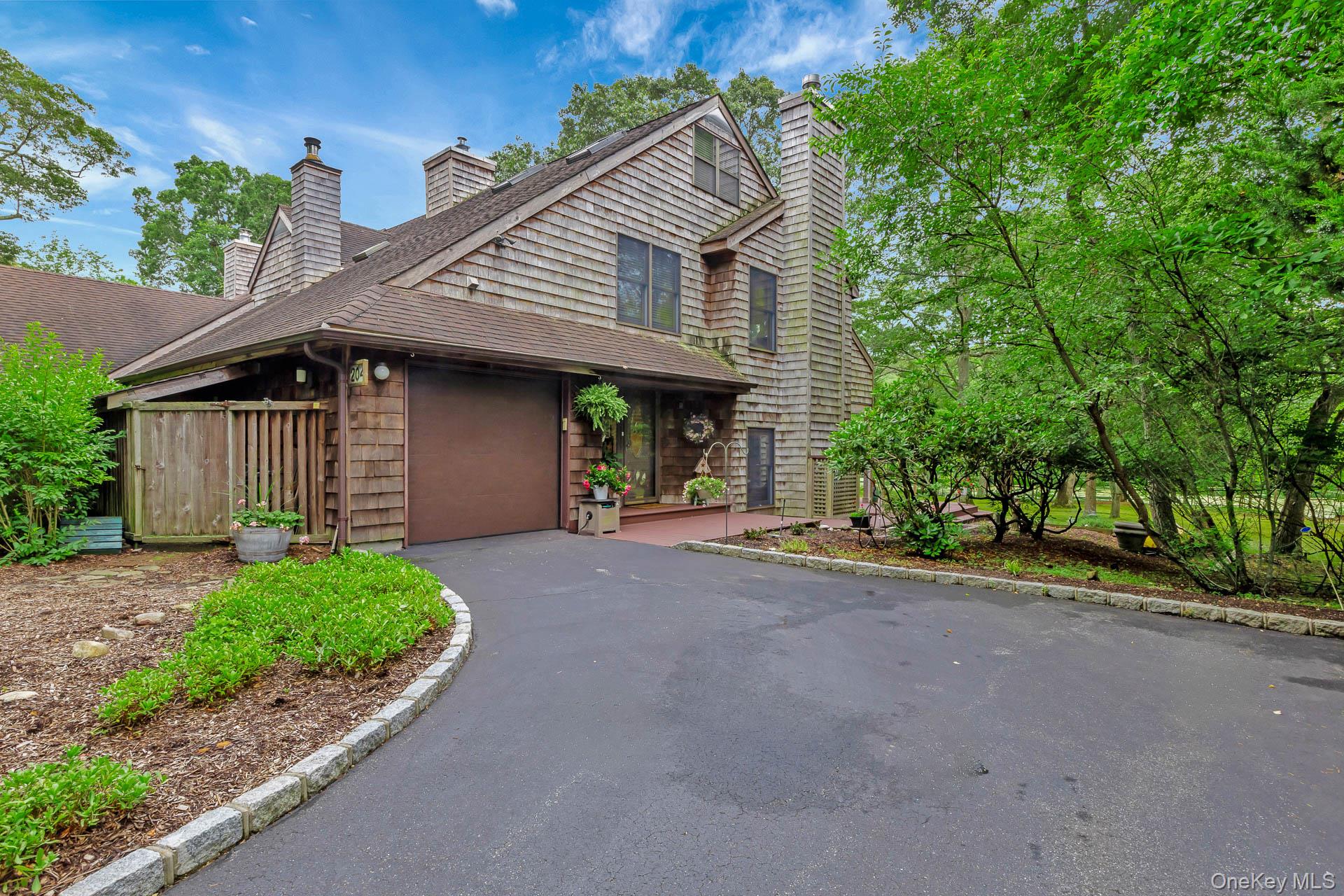 #1 photo, 204 Pepperidge Lake Road, サフォーク郡 Eastport , NY 11941