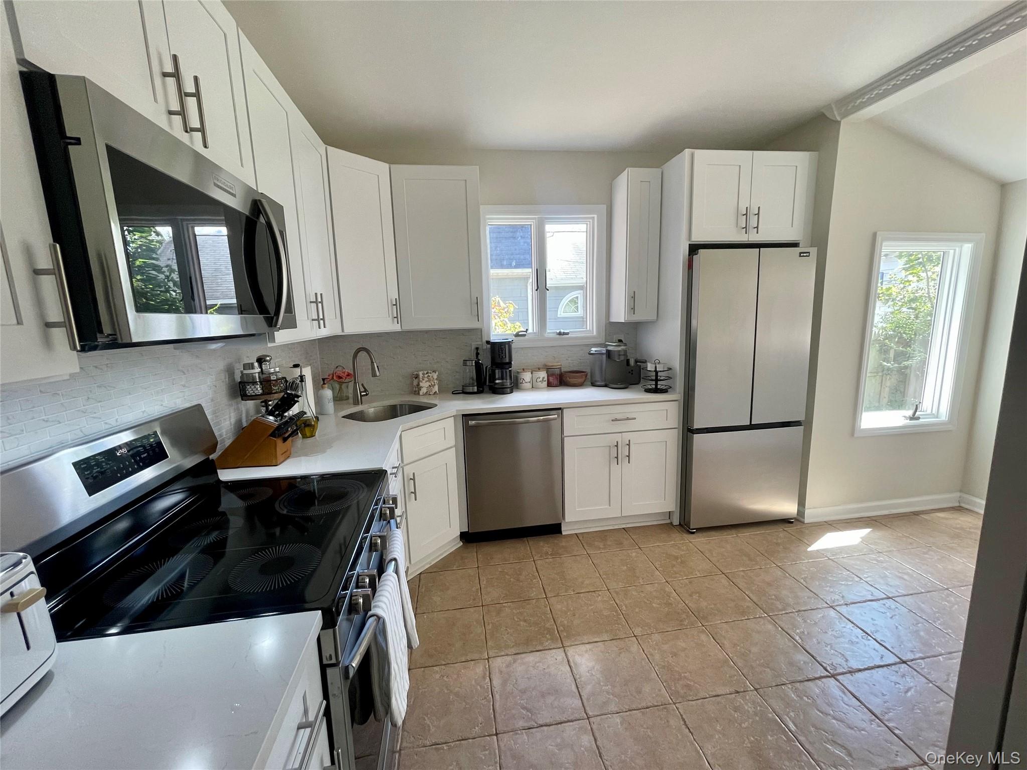 #12 photo, 32 Beechwood Street, ナッソー郡 Farmingdale , NY 11735