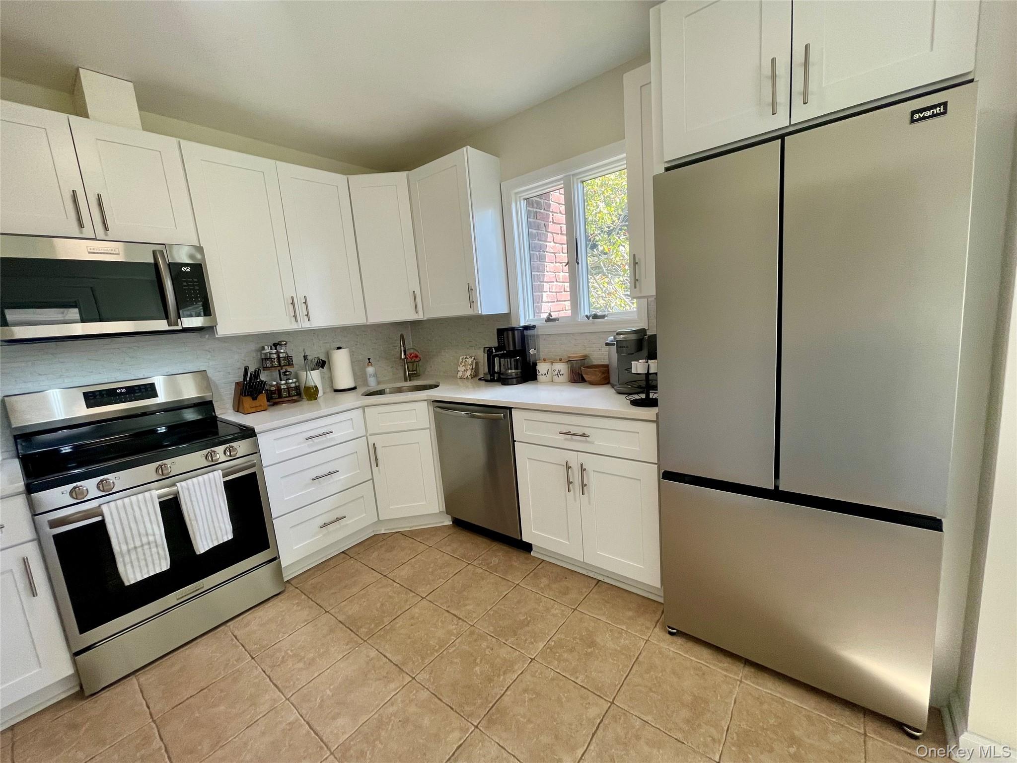 #14 photo, 32 Beechwood Street, ナッソー郡 Farmingdale , NY 11735