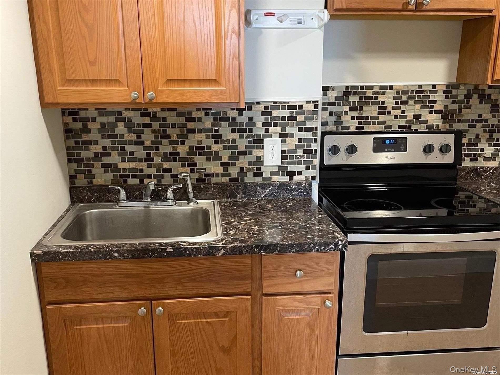 #2 photo, 109 E Main Street, サフォーク郡 Smithtown , NY 11787