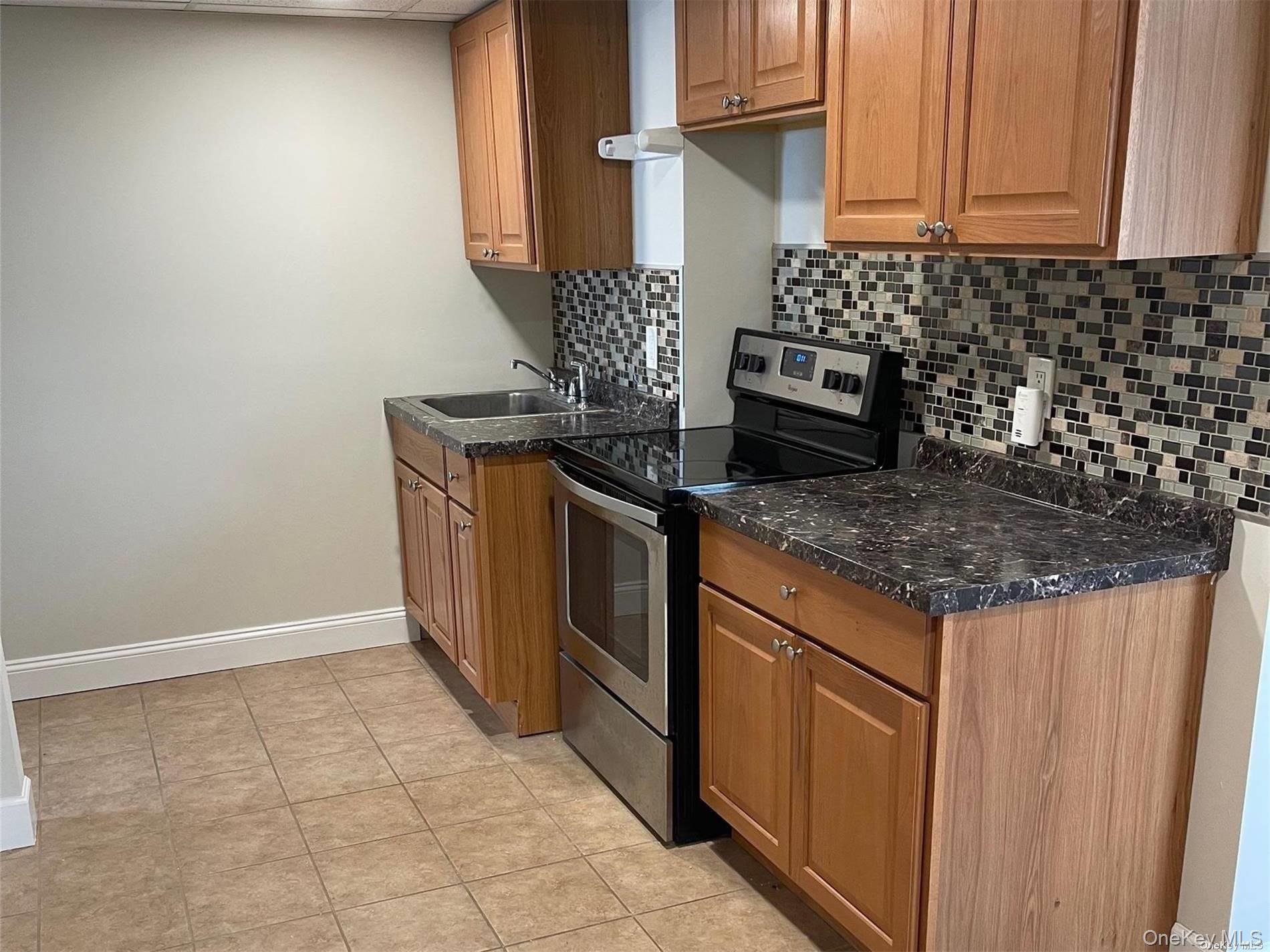 #3 photo, 109 E Main Street, サフォーク郡 Smithtown , NY 11787