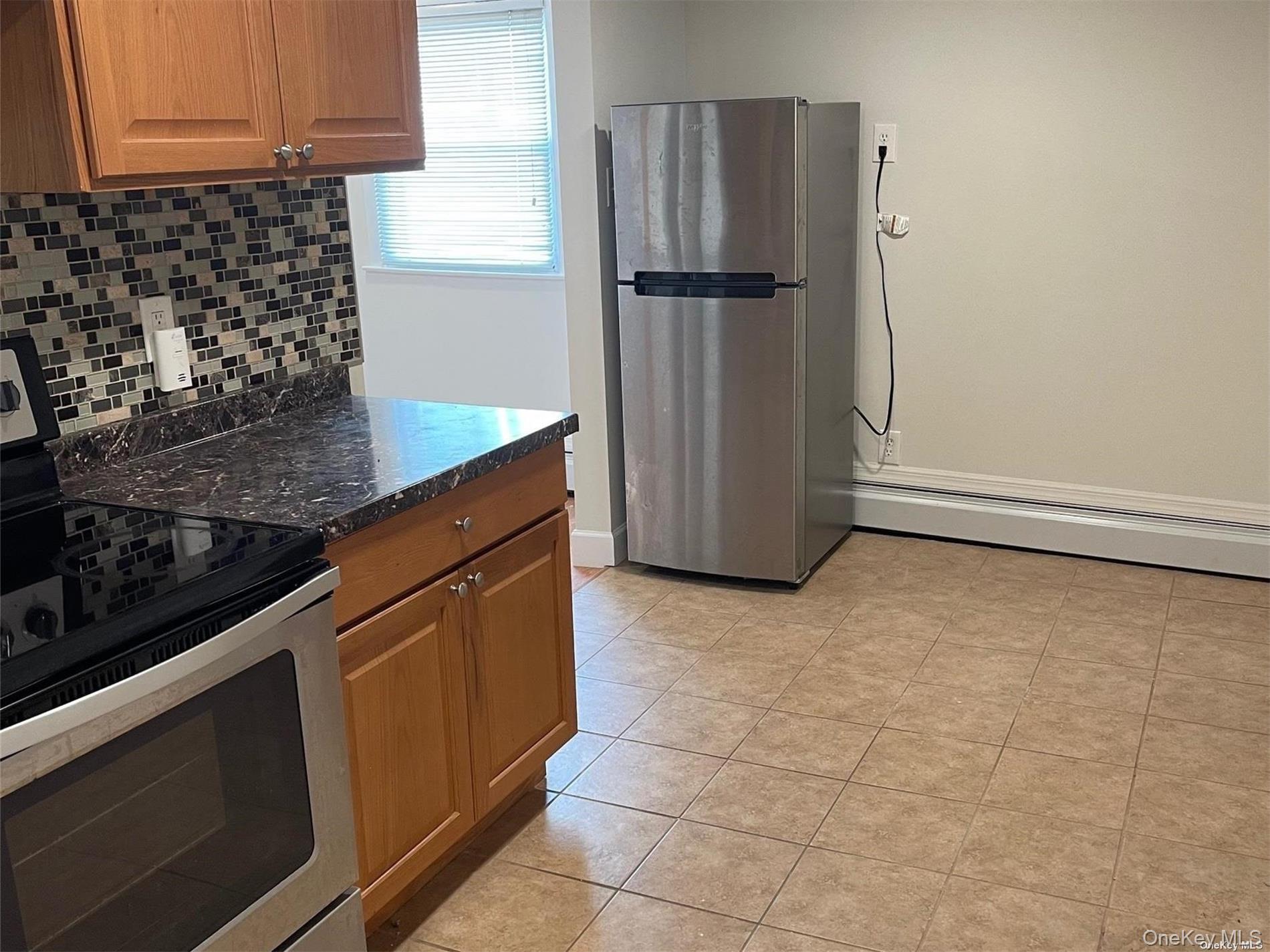 #4 photo, 109 E Main Street, サフォーク郡 Smithtown , NY 11787