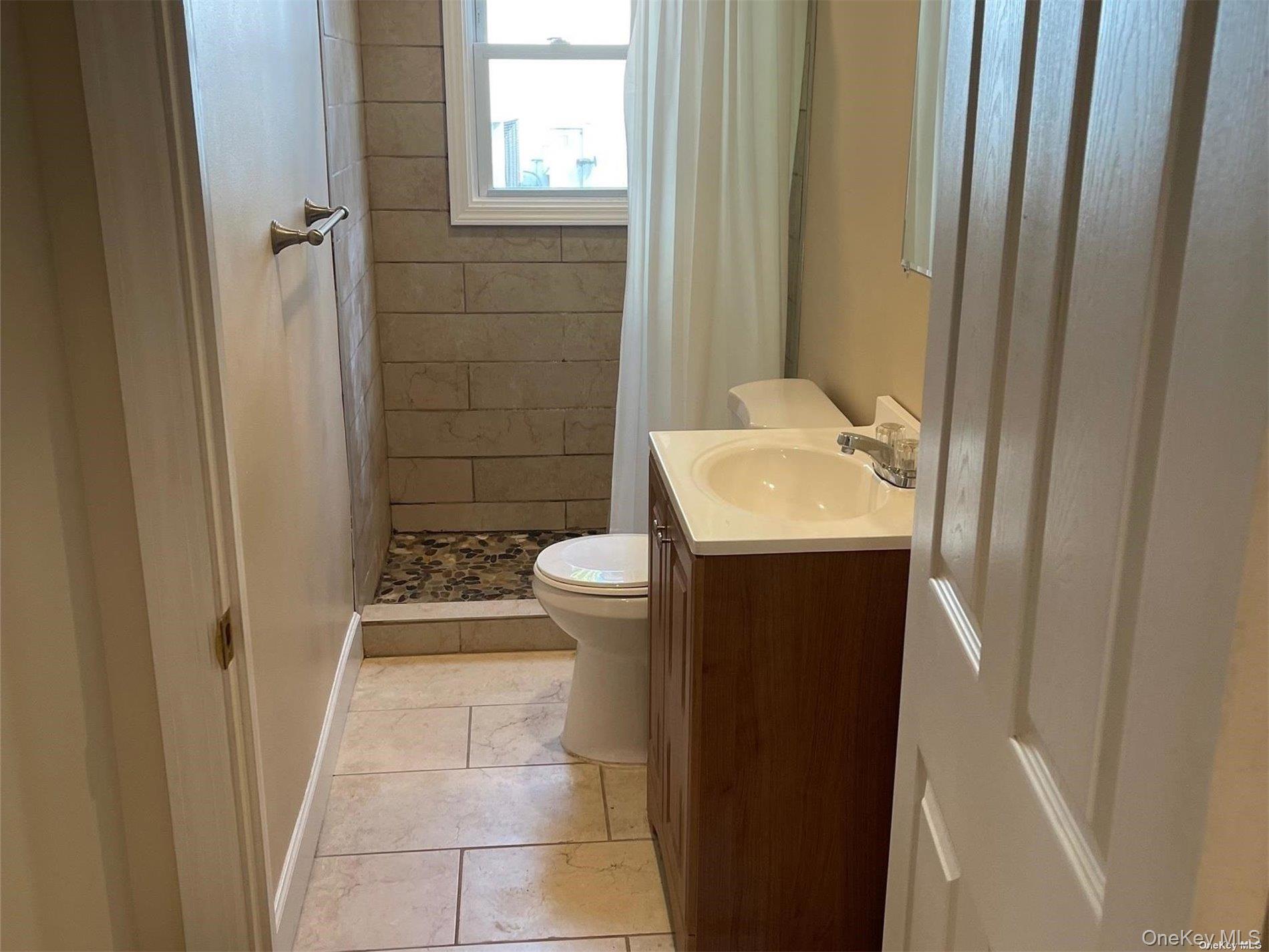 #7 photo, 109 E Main Street, サフォーク郡 Smithtown , NY 11787