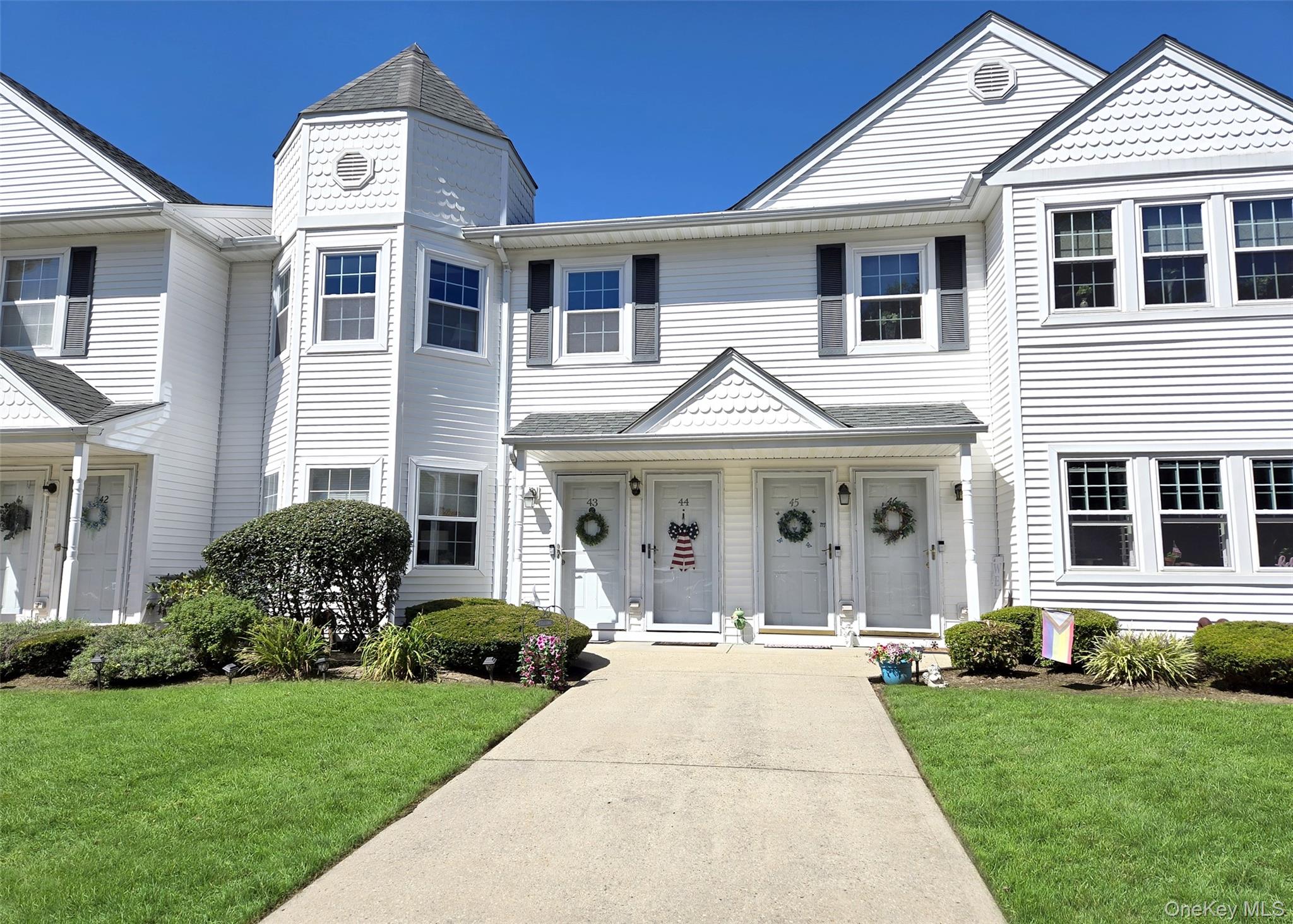 #1 photo, 44 Victorian Lane, सफ़ोक काउंटी Medford , NY 11763