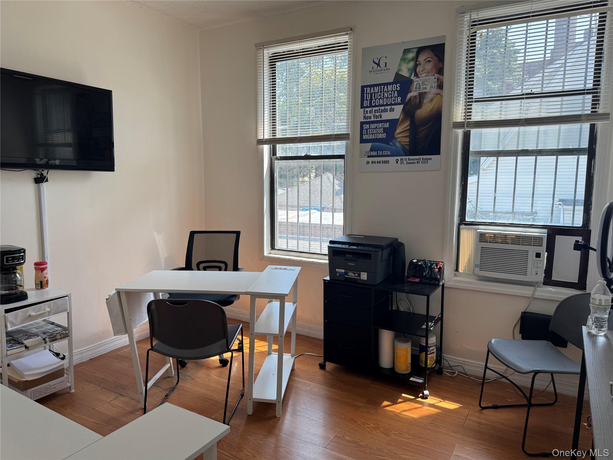 #2 photo, 80-06 Roosevelt Avenue, クイーンズ区 Elmhurst , NY 11372