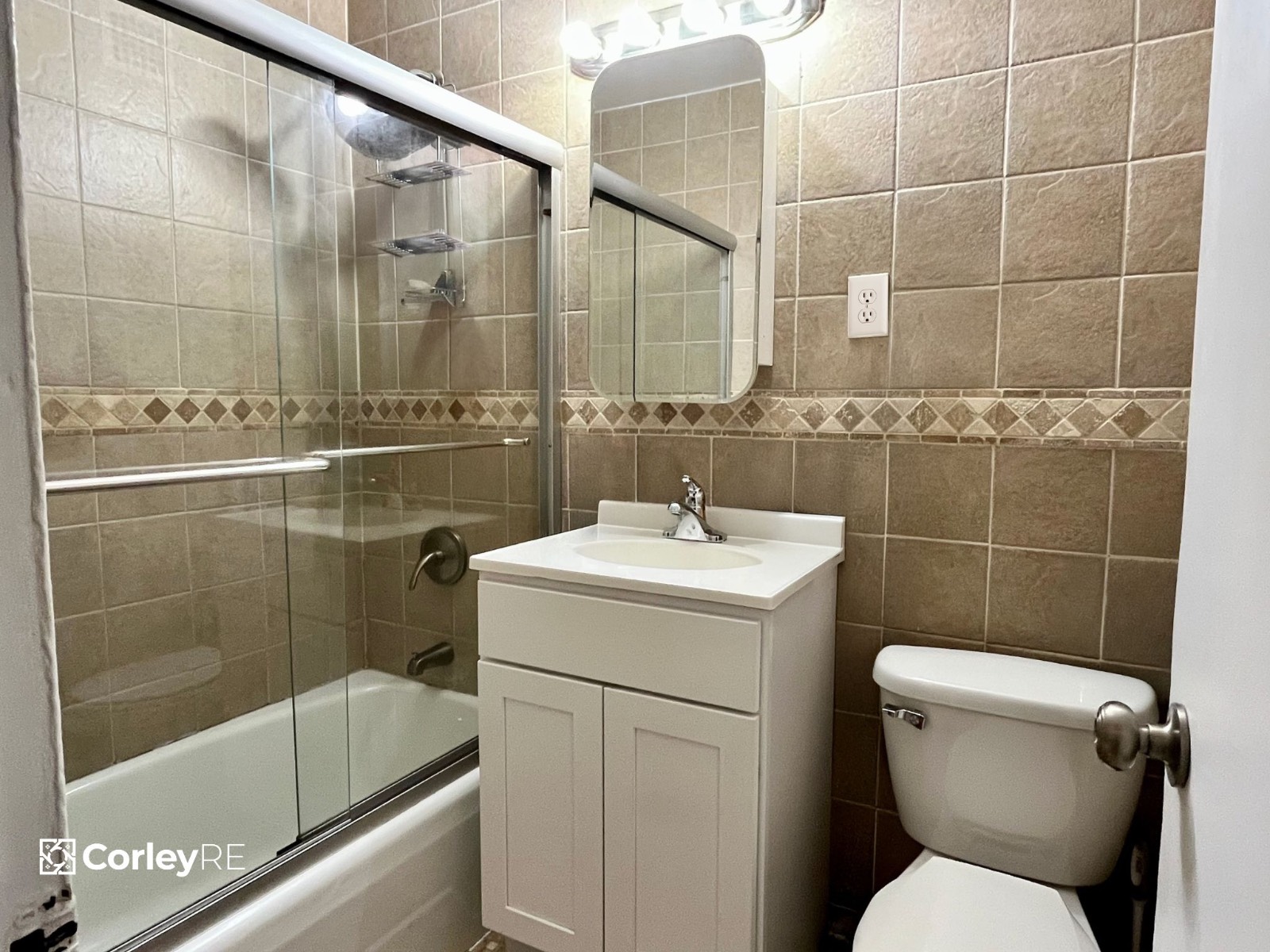 #9 photo, 330 Lenox Road, #4T, ブルックリン区 Little Haiti , NY 11226