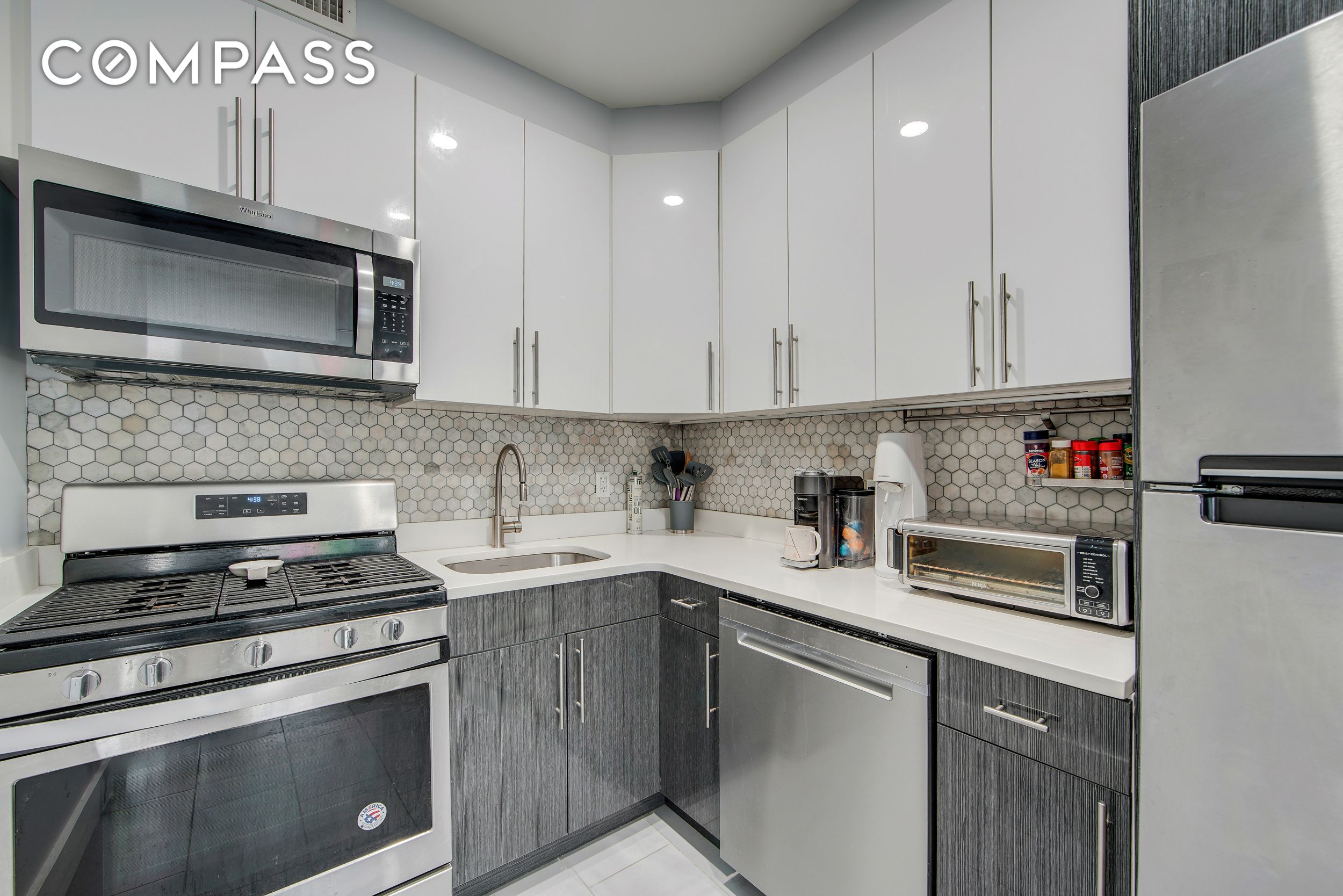 #5 photo, 27-34 27th Street, クイーンズ区 Astoria , NY 11102