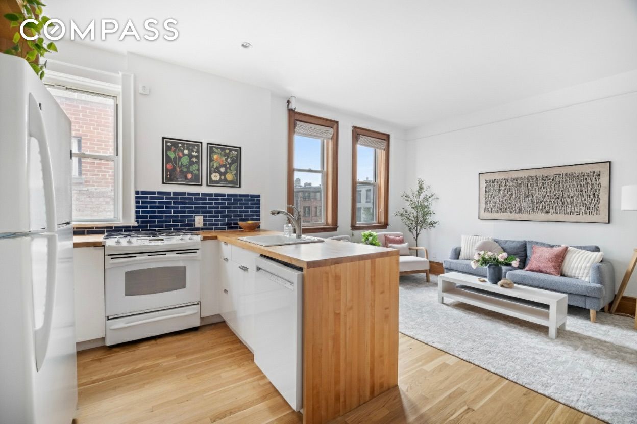 #1 photo, 10 Montgomery Place, Park Slope , NY 11215