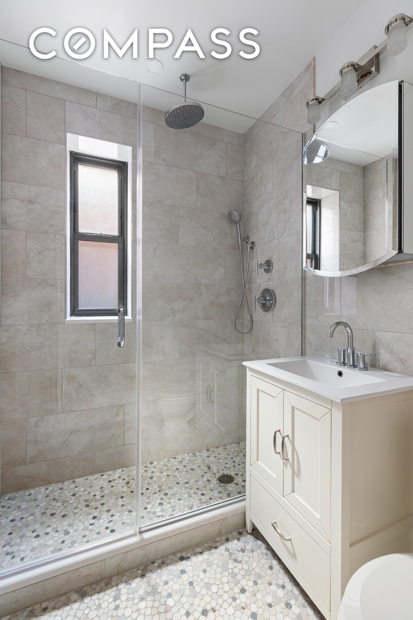 #4 photo, 225 E 74th Street, マンハッタン Lenox Hill , NY 10021