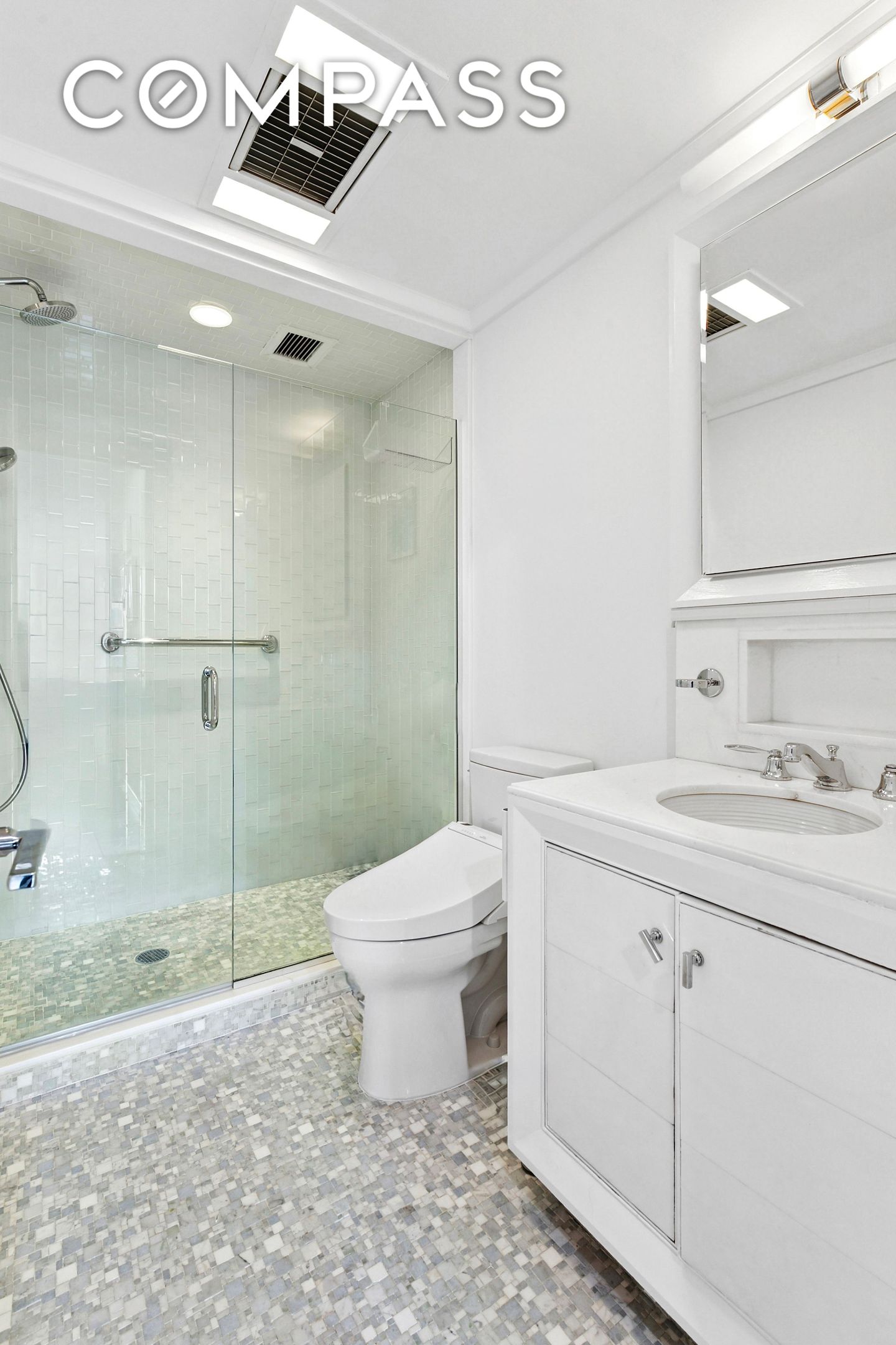 #8 photo, 860 United Nations Plaza, マンハッタン Midtown East , NY 10017