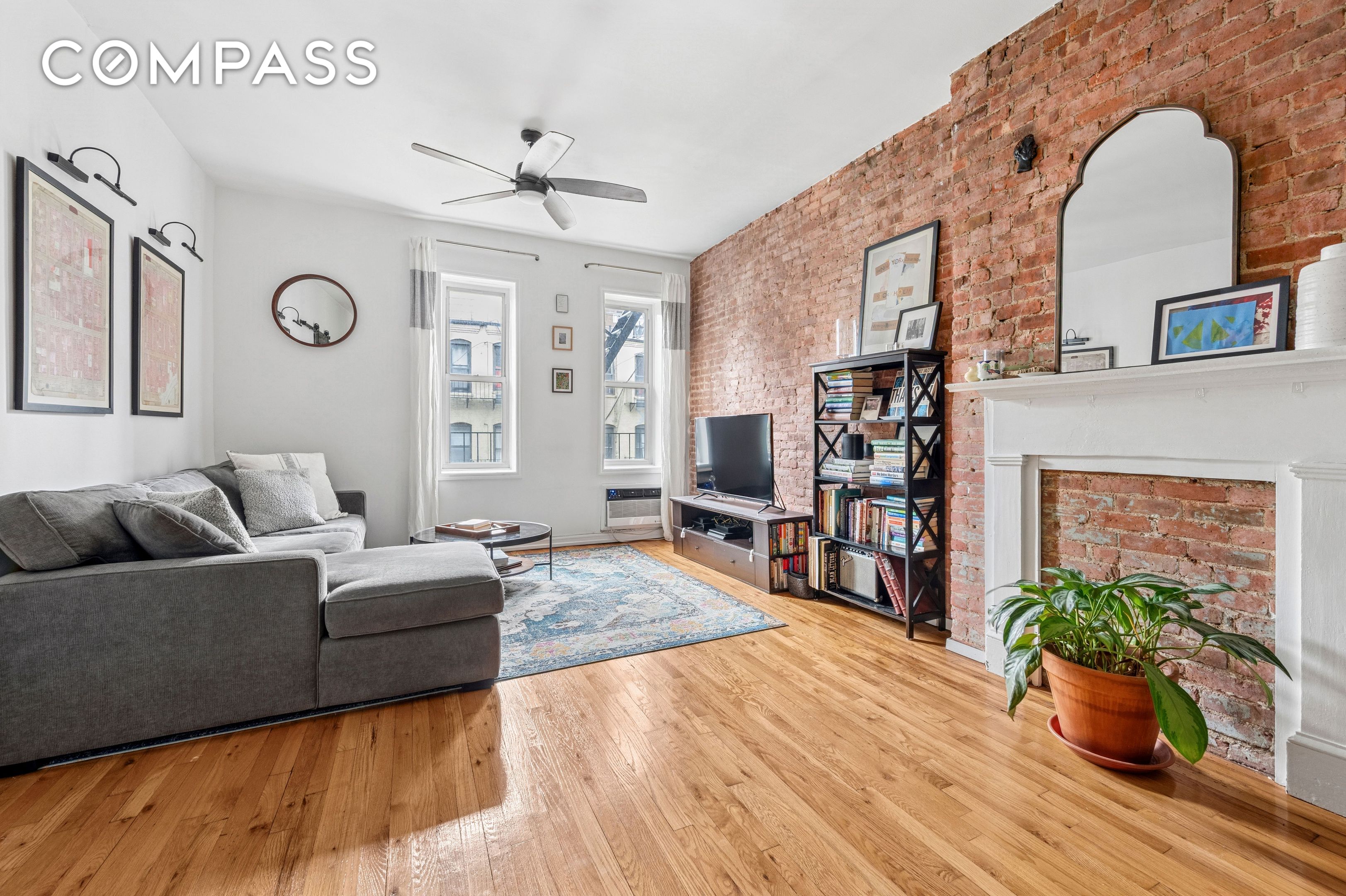 #1 photo, 331 E 92nd Street, マンハッタン Upper East Side , NY 10128