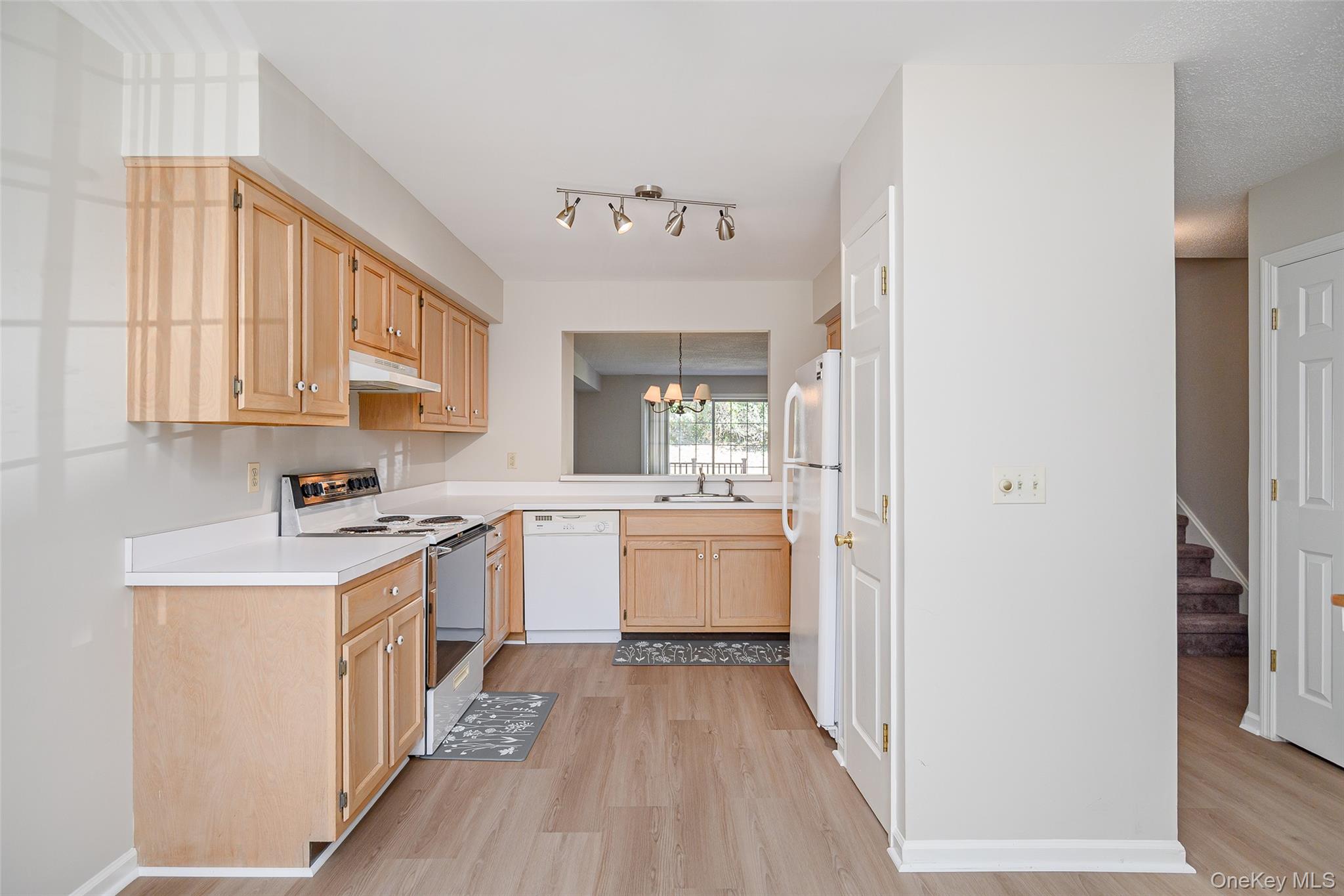 #5 photo, 1902 Dunhill Drive, Brewster , NY 10509