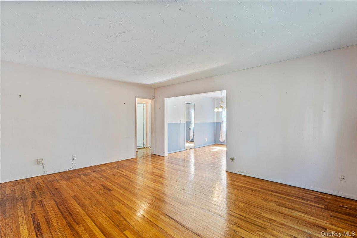 #3 photo, 249-30 57 Avenue, クイーンズ区 Little Neck , NY 11362