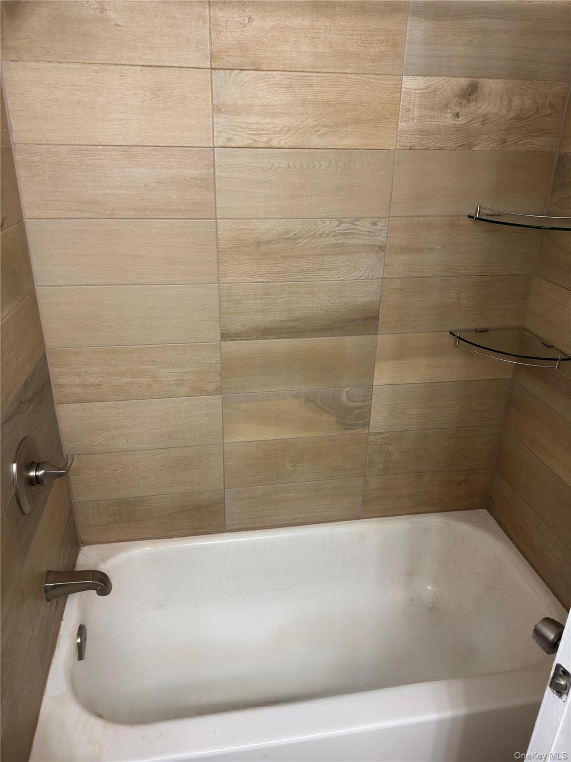 #16 photo, 25328 149th Road, クイーンズ区 Rosedale , NY 11422