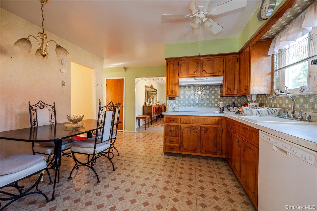 #10 photo, 10 Meadow Road, ナッソー郡 Inwood , NY 11096