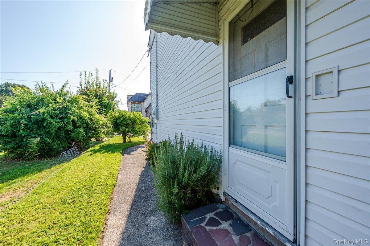 #20 photo, 10 Meadow Road, ナッソー郡 Inwood , NY 11096