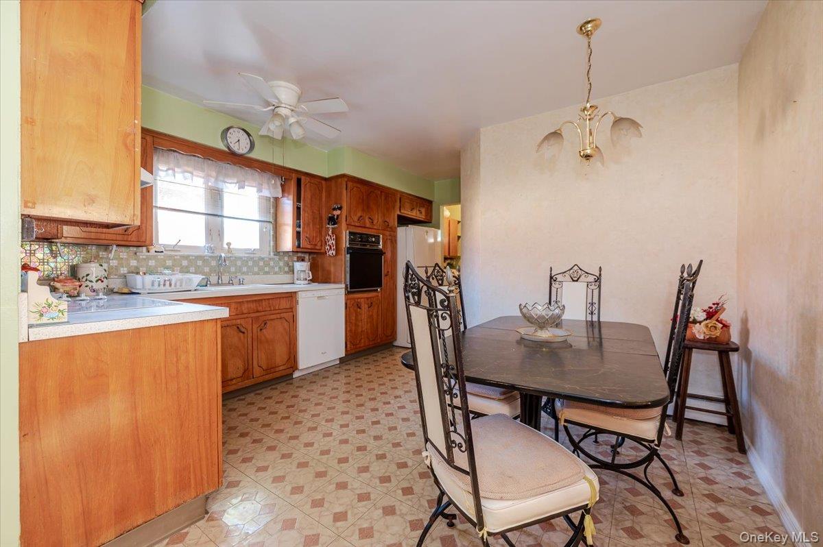 #8 photo, 10 Meadow Road, ナッソー郡 Inwood , NY 11096