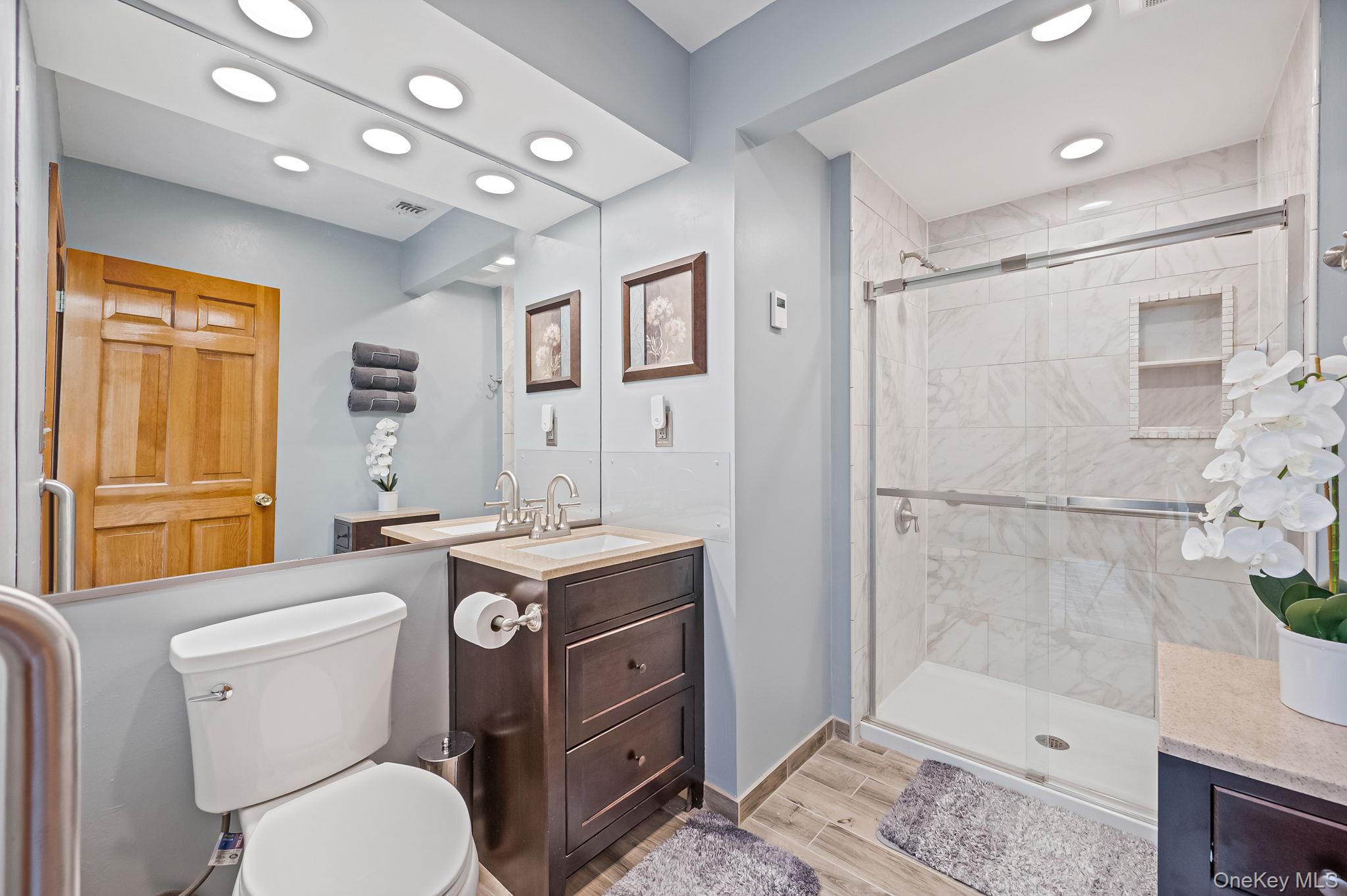 #16 photo, 21 Windermere Drive, サフォーク郡 Holbrook , NY 11741