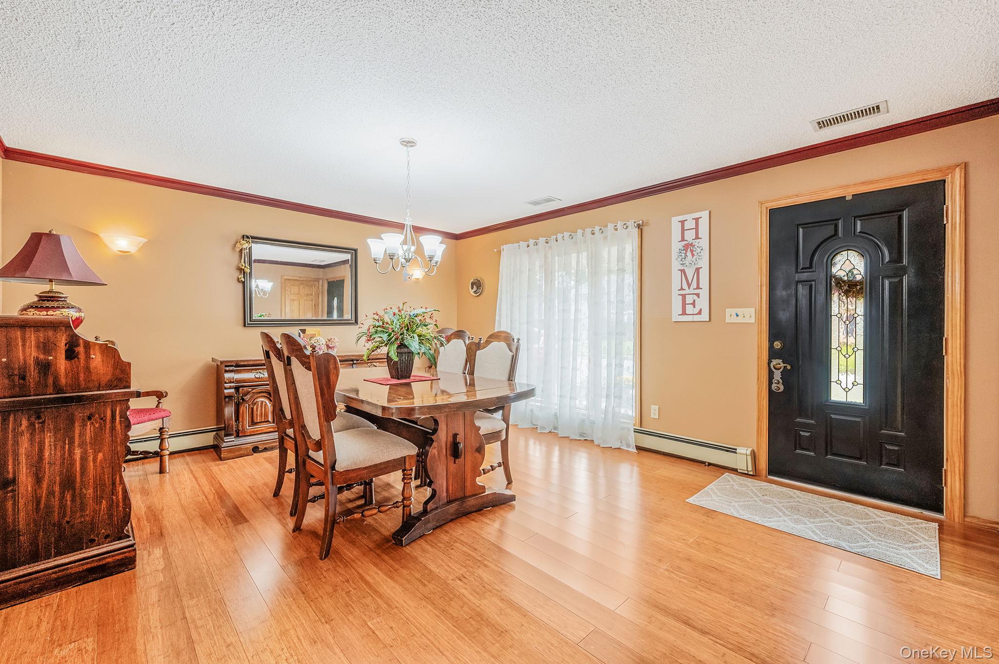 #4 photo, 21 Windermere Drive, サフォーク郡 Holbrook , NY 11741