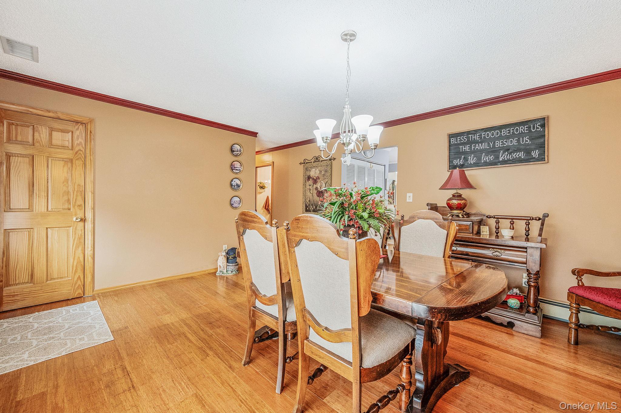 #5 photo, 21 Windermere Drive, サフォーク郡 Holbrook , NY 11741