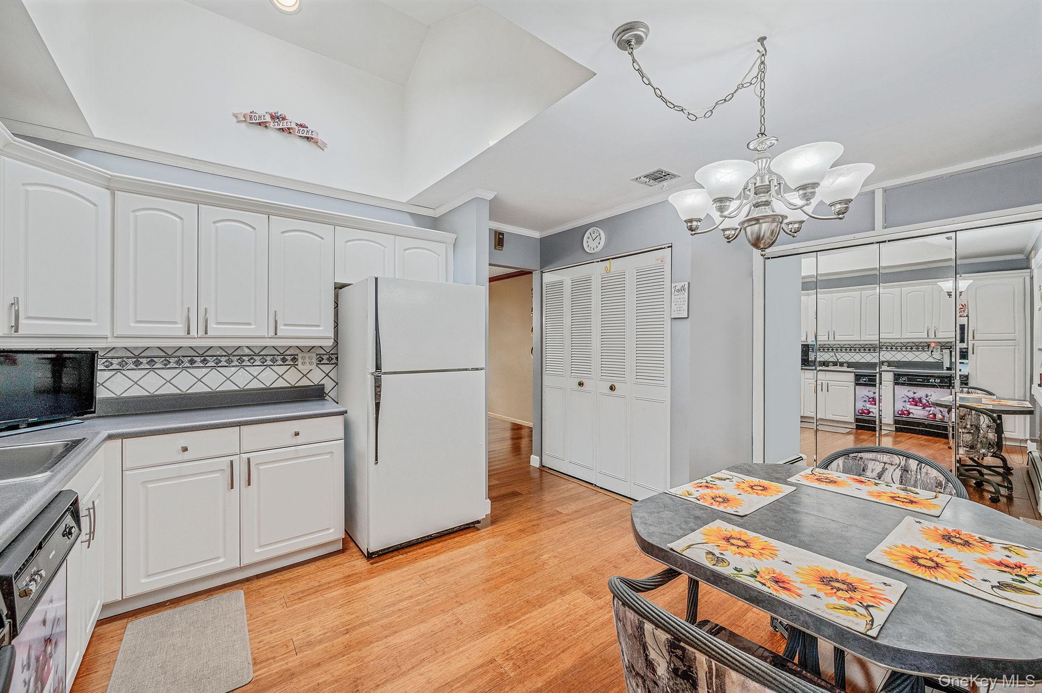 #6 photo, 21 Windermere Drive, サフォーク郡 Holbrook , NY 11741