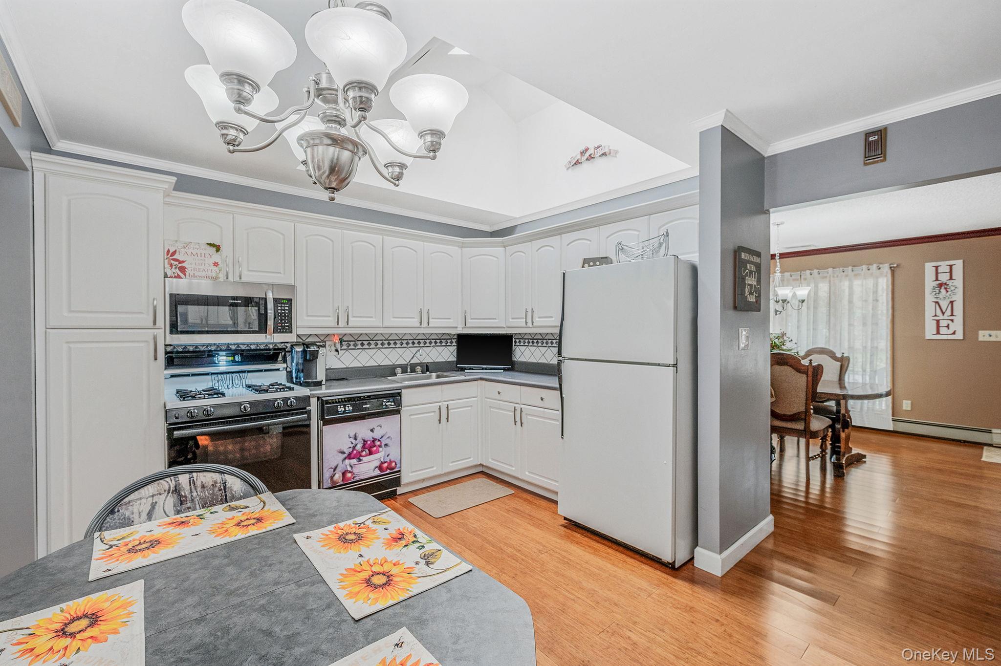 #8 photo, 21 Windermere Drive, サフォーク郡 Holbrook , NY 11741