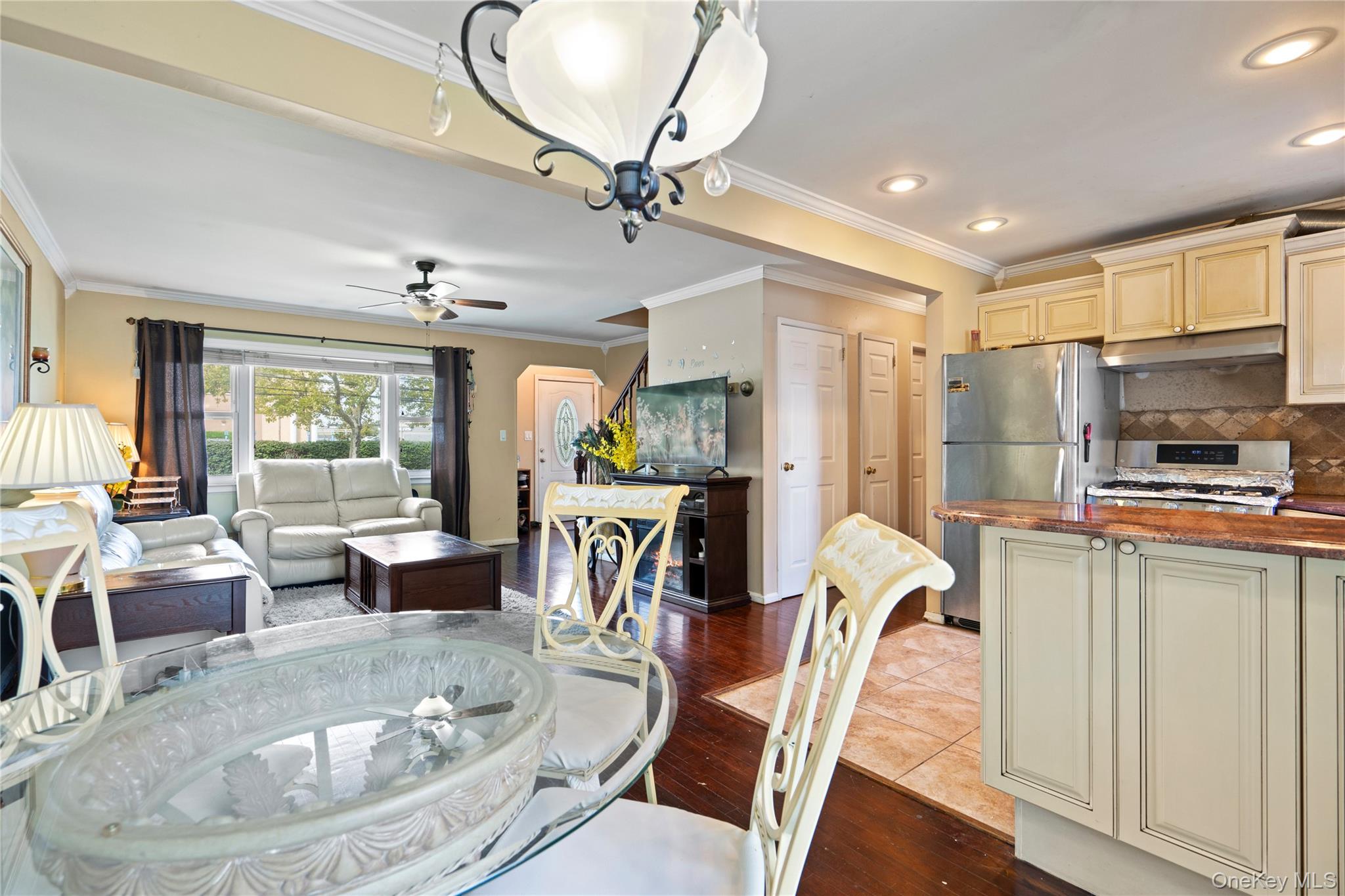 #10 photo, 304 Unqua Road, ナッソー郡 Massapequa , NY 11758