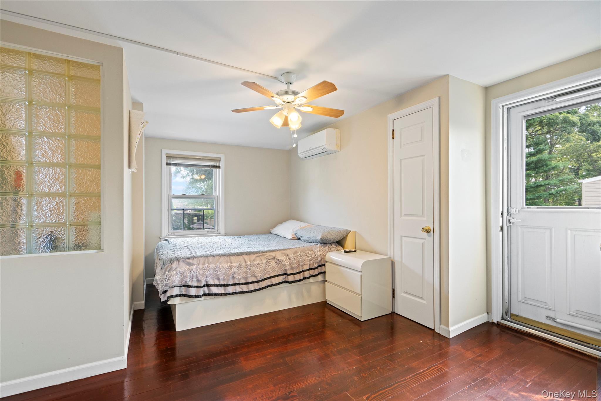 #19 photo, 304 Unqua Road, ナッソー郡 Massapequa , NY 11758