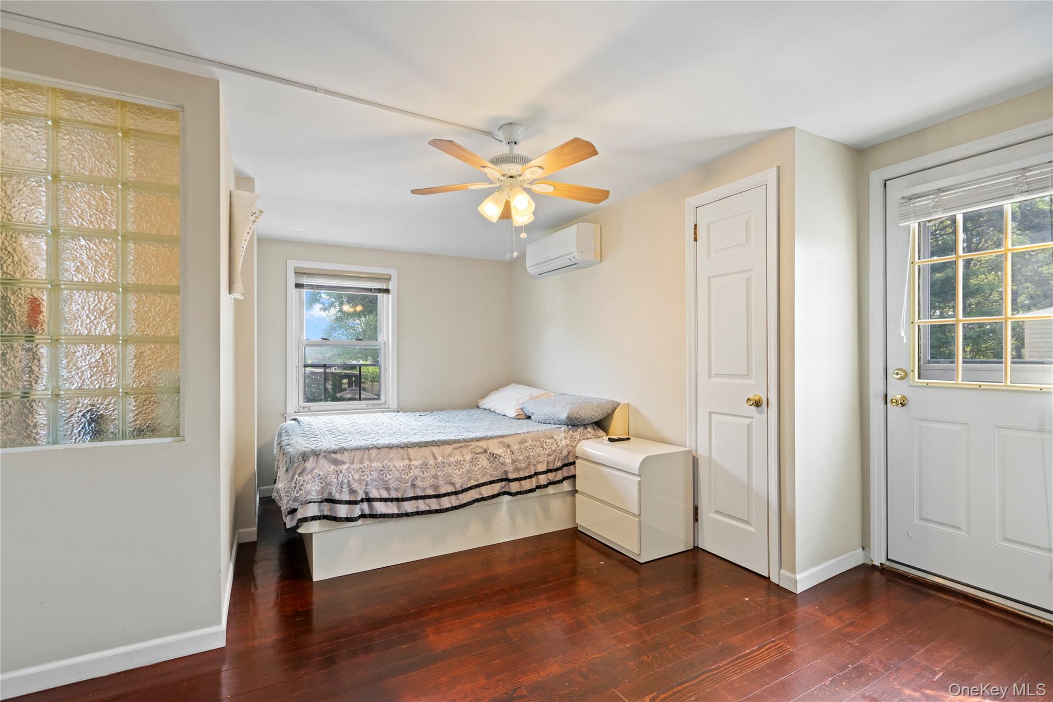 #20 photo, 304 Unqua Road, ナッソー郡 Massapequa , NY 11758