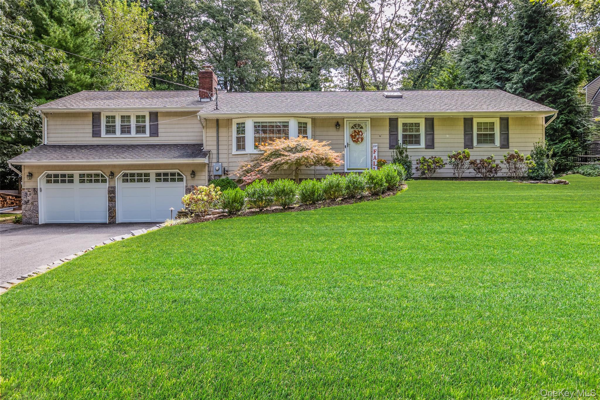 #1 photo, 31 Mill Dam Road, सफ़ोक काउंटी Smithtown , NY 11787