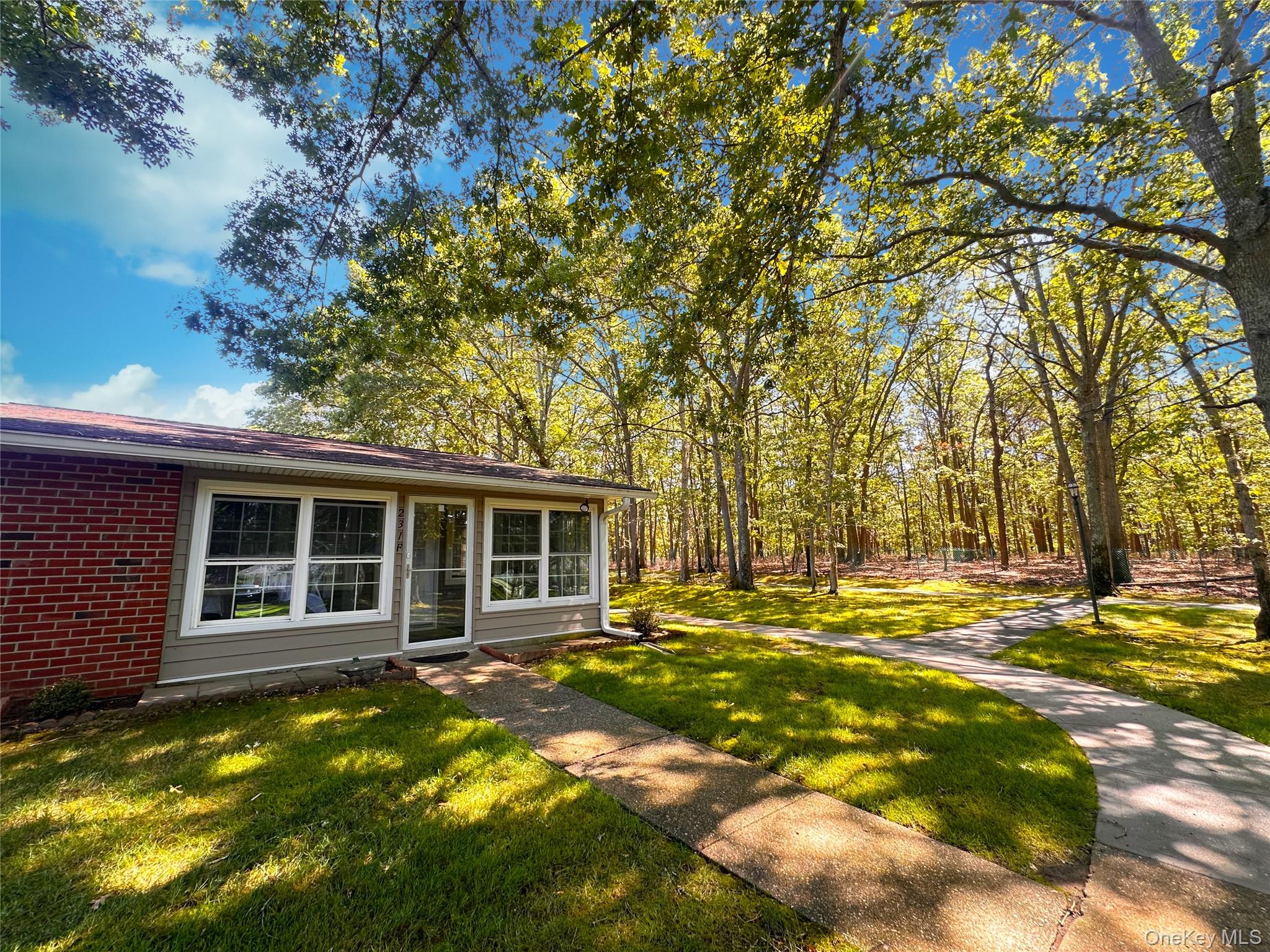 #3 photo, 231 Blackpool Court, サフォーク郡 Ridge , NY 11961