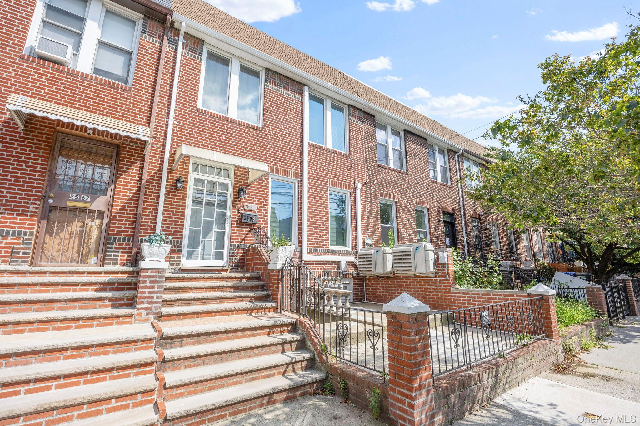 #2 photo, 2569 46th Street, クイーンズ区 Astoria , NY 11103