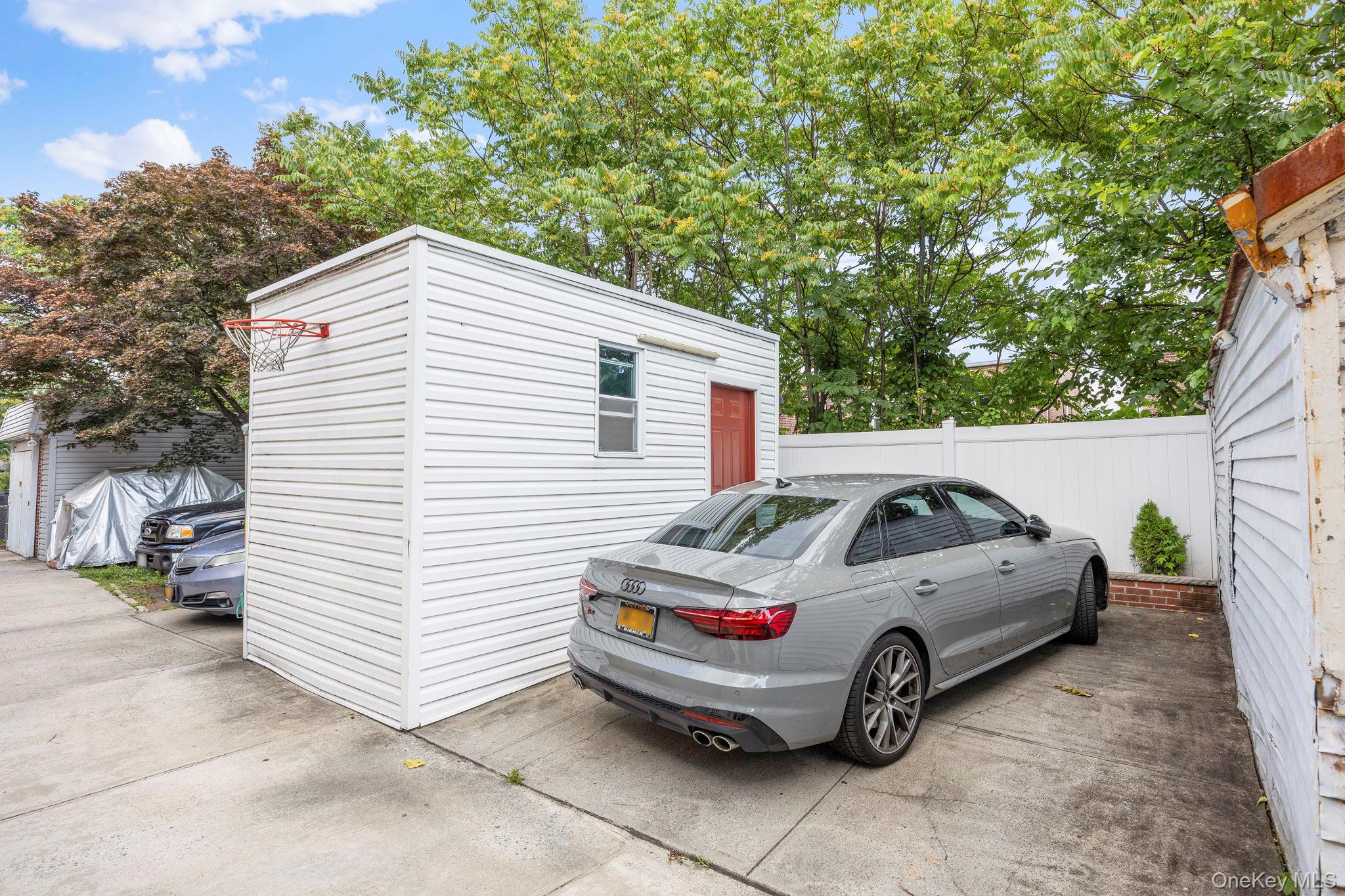 #4 photo, 2569 46th Street, クイーンズ区 Astoria , NY 11103