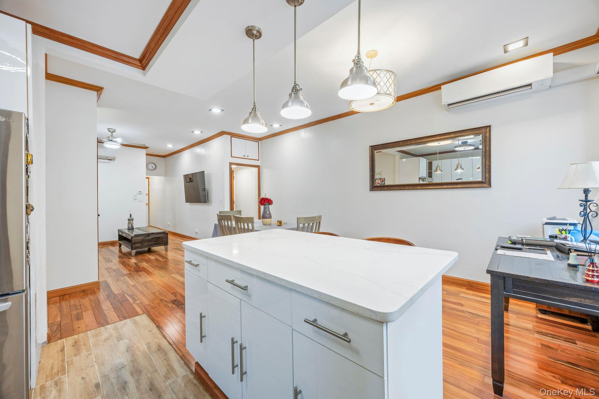 #6 photo, 2569 46th Street, クイーンズ区 Astoria , NY 11103