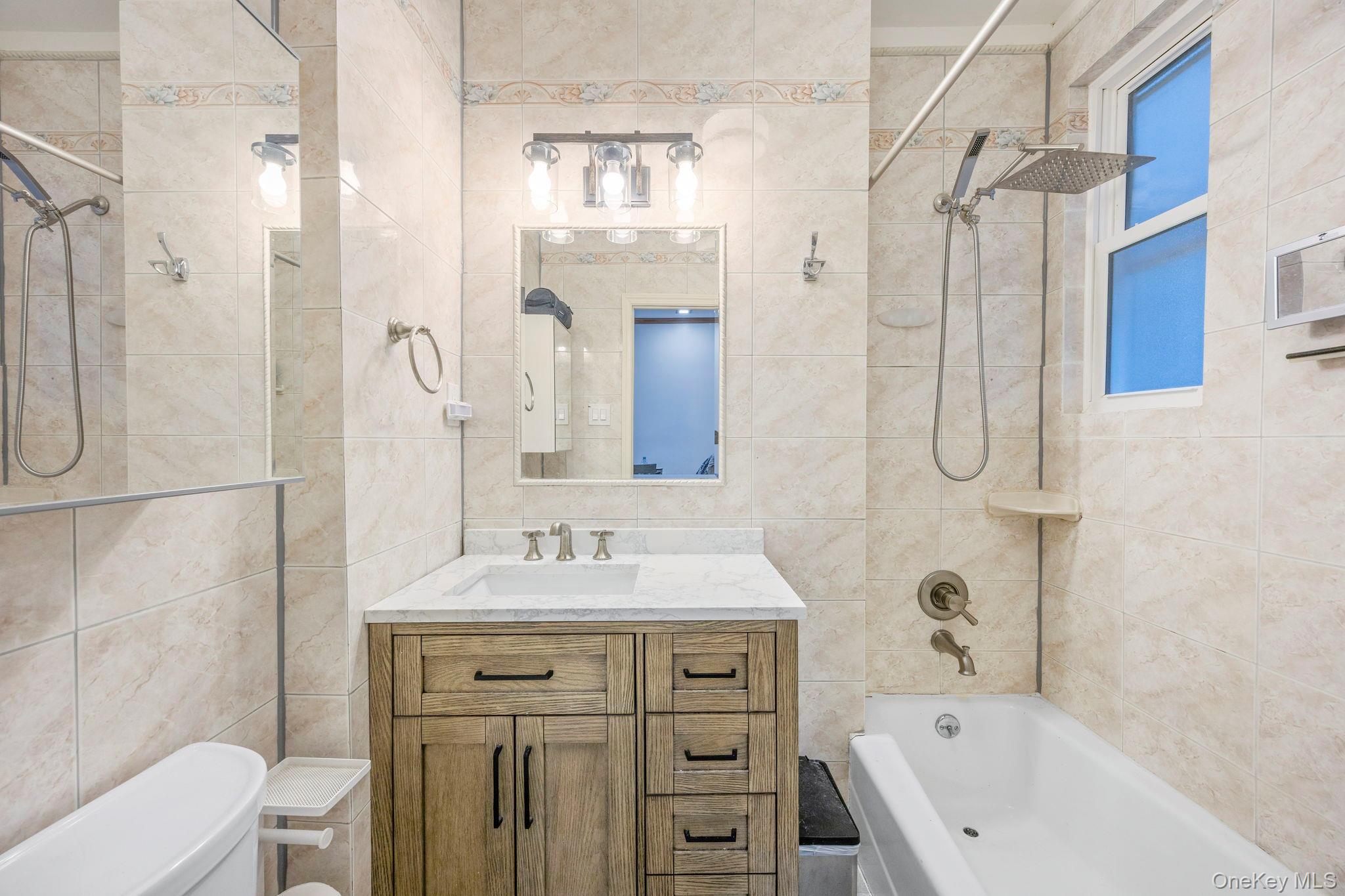 #9 photo, 2569 46th Street, クイーンズ区 Astoria , NY 11103