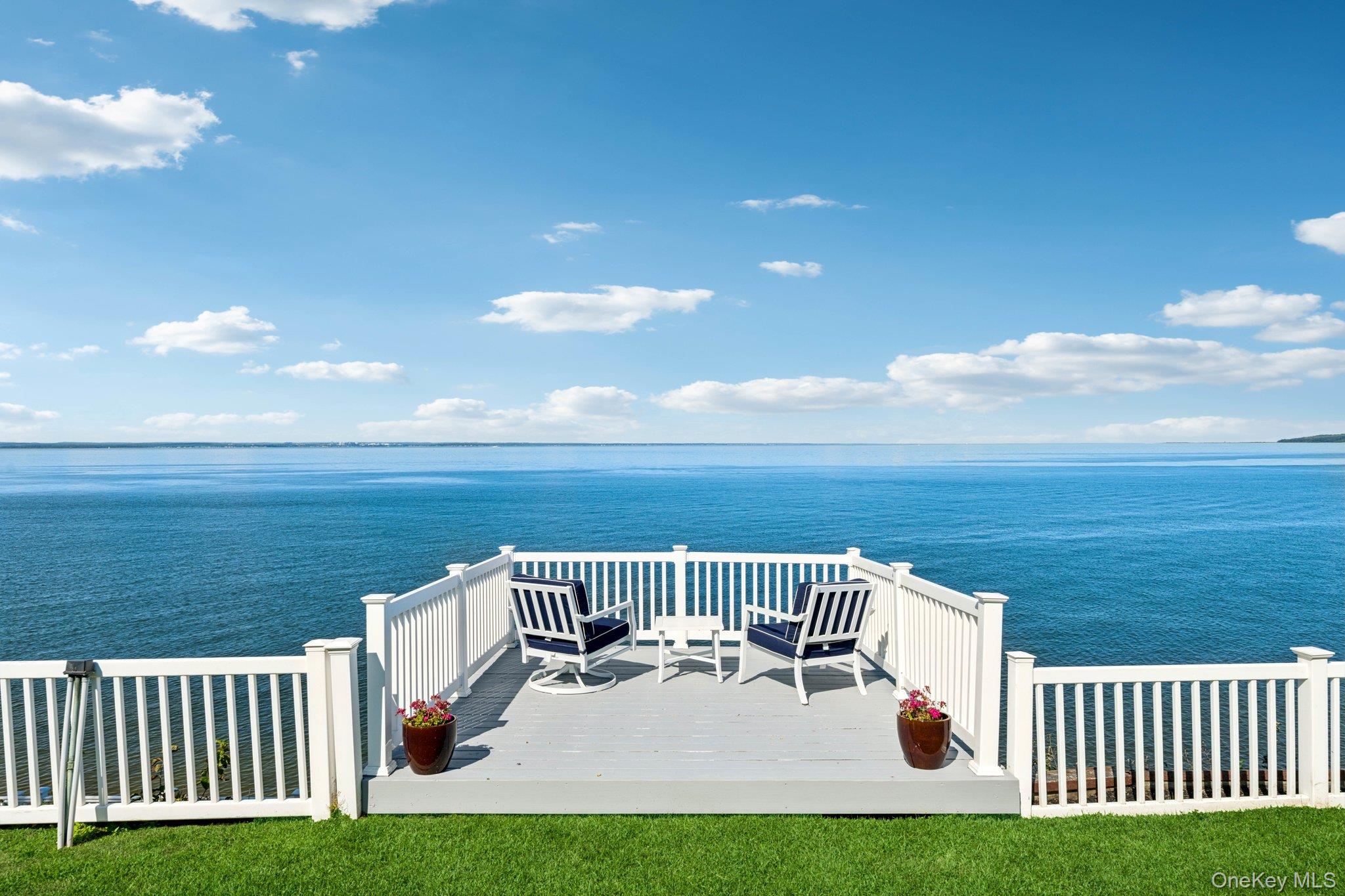 #1 photo, 19 Oak Point Drive, ナッソー郡 Bayville , NY 11709