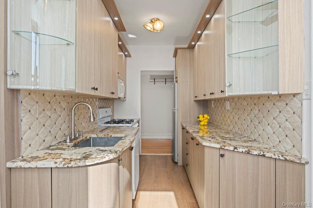 #2 photo, 7101 Shore Road, ブルックリン区 Brooklyn , NY 11209