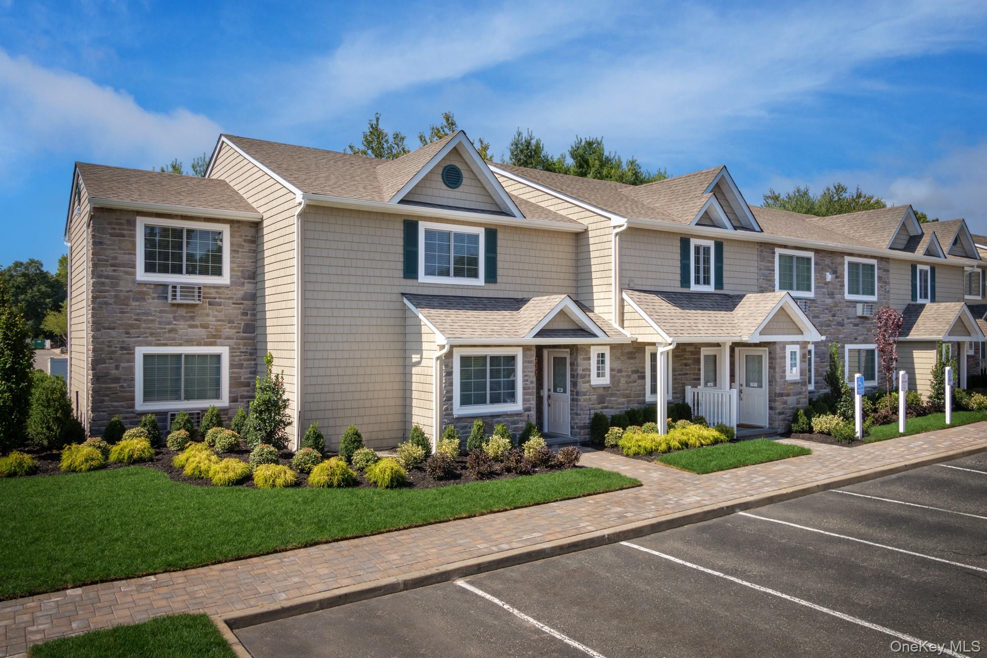 #3 photo, 111 Cassa Loop, サフォーク郡 Holtsville , NY 11742