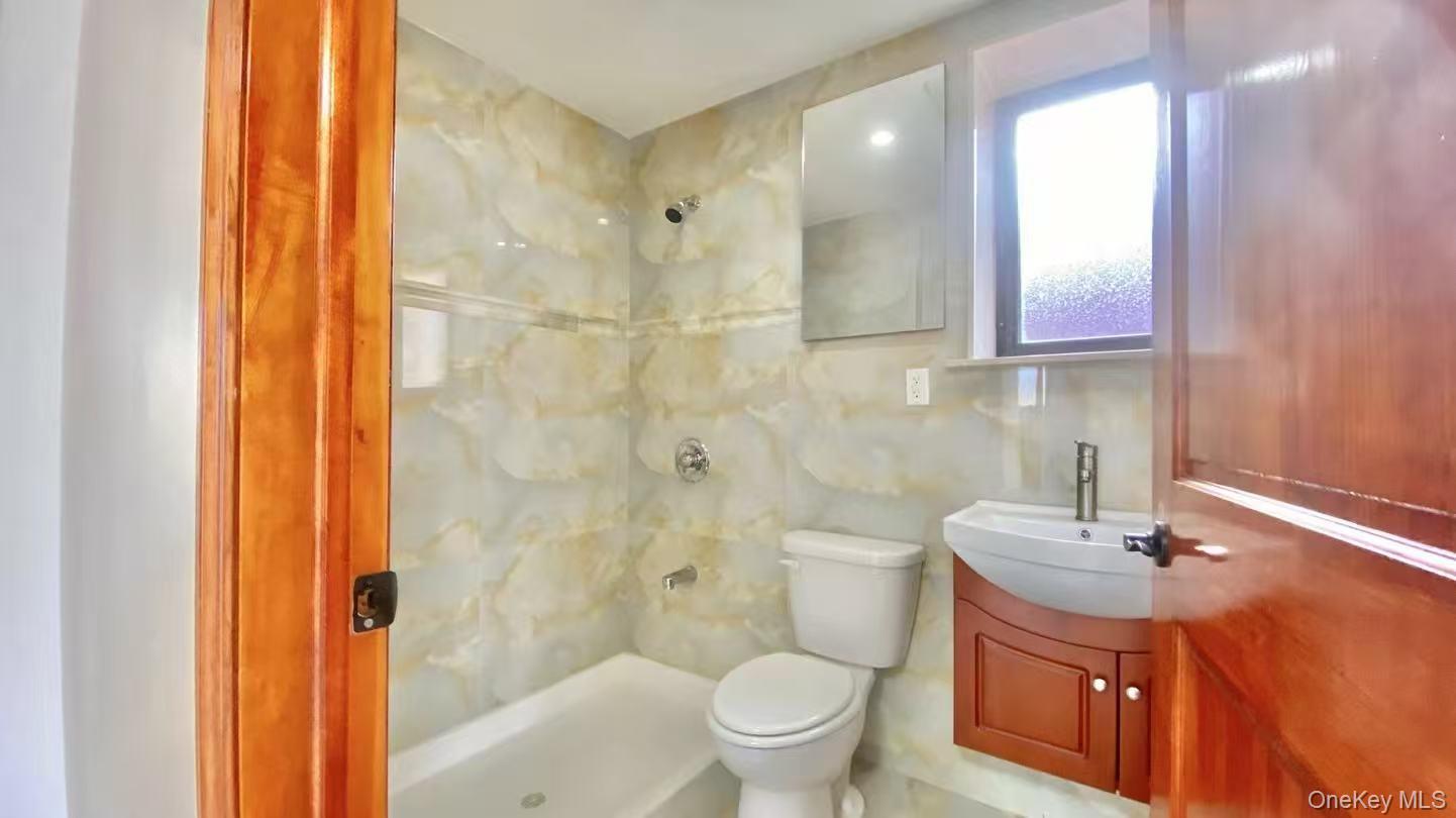 #8 photo, 108-38 41st Avenue, クイーンズ区 Corona , NY 11368