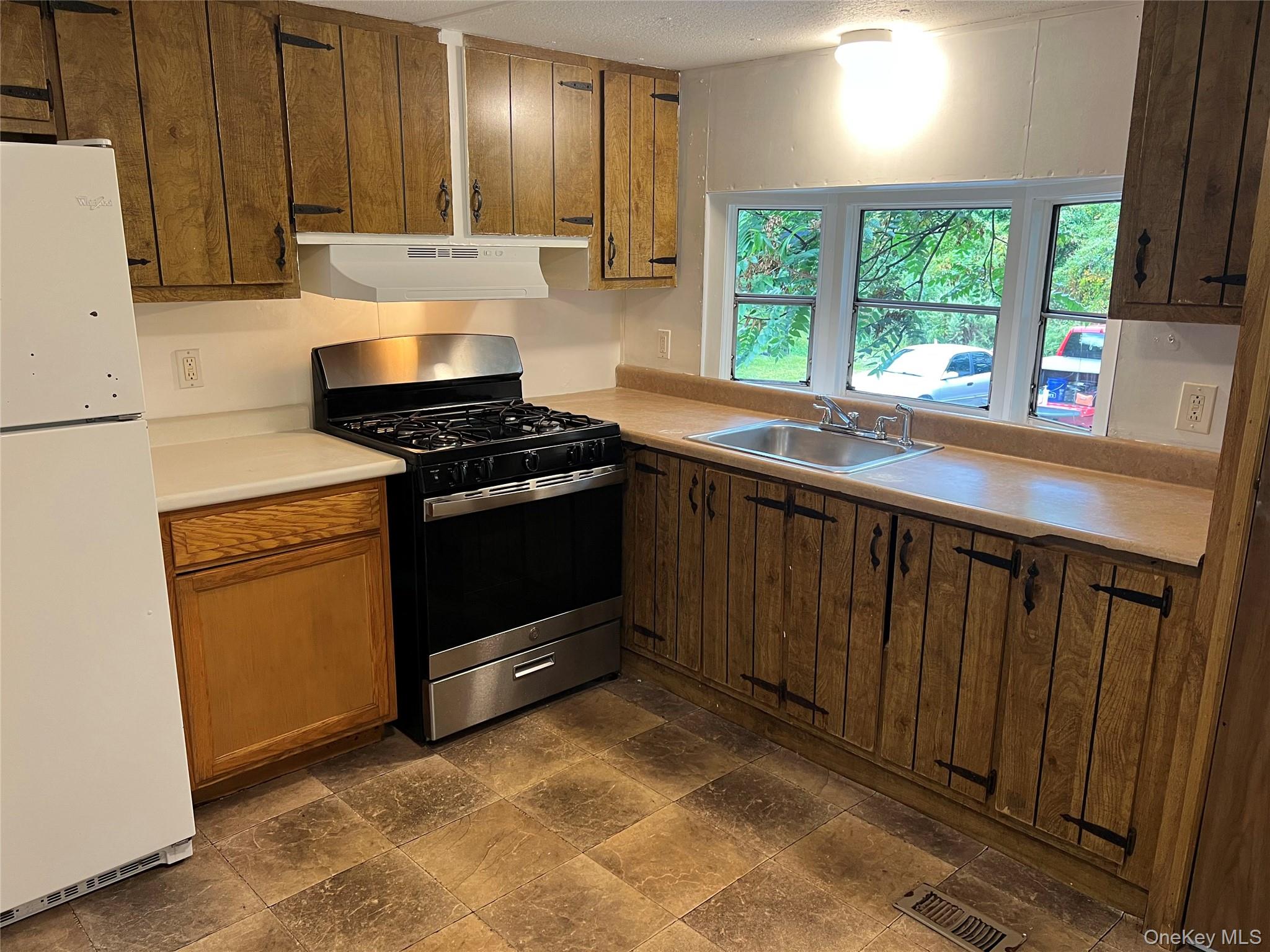 #2 photo, 368 Union Avenue, New Windsor , NY 12553