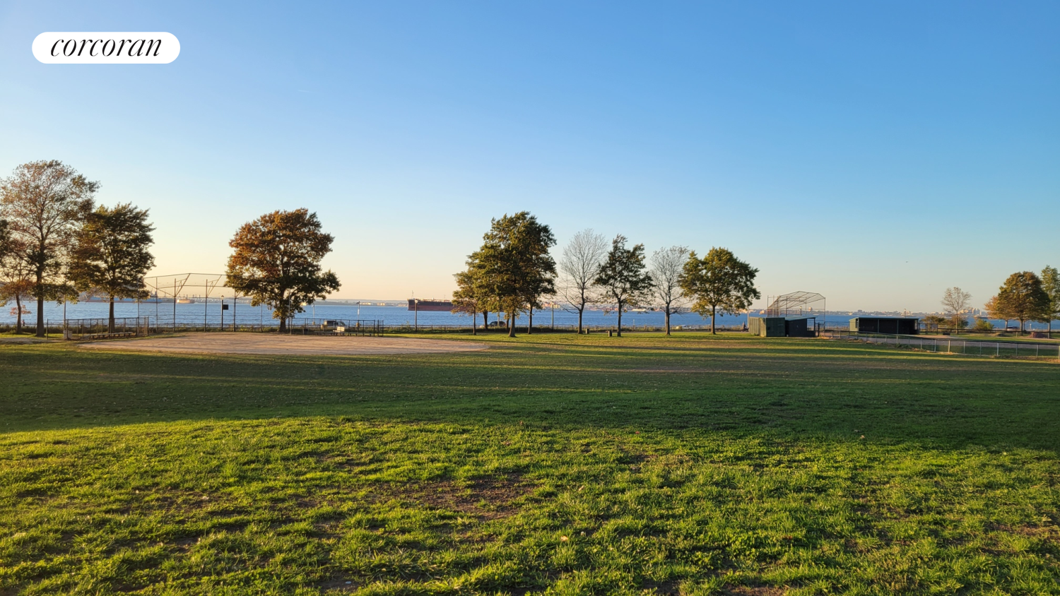 #3 photo, 7101 SHORE Road, ブルックリン区 Bay Ridge , NY 11209