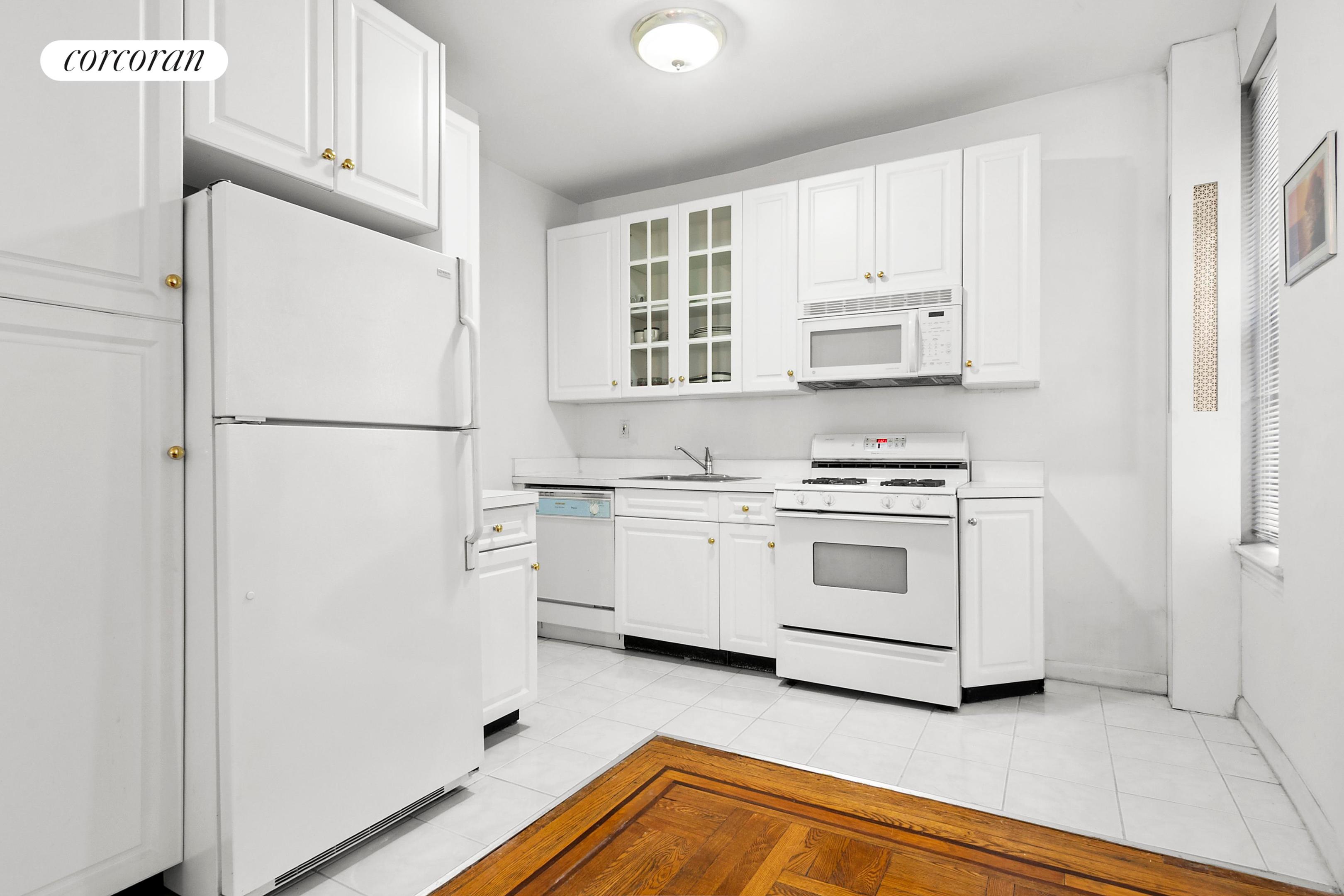 #8 photo, 7101 SHORE Road, ブルックリン区 Bay Ridge , NY 11209