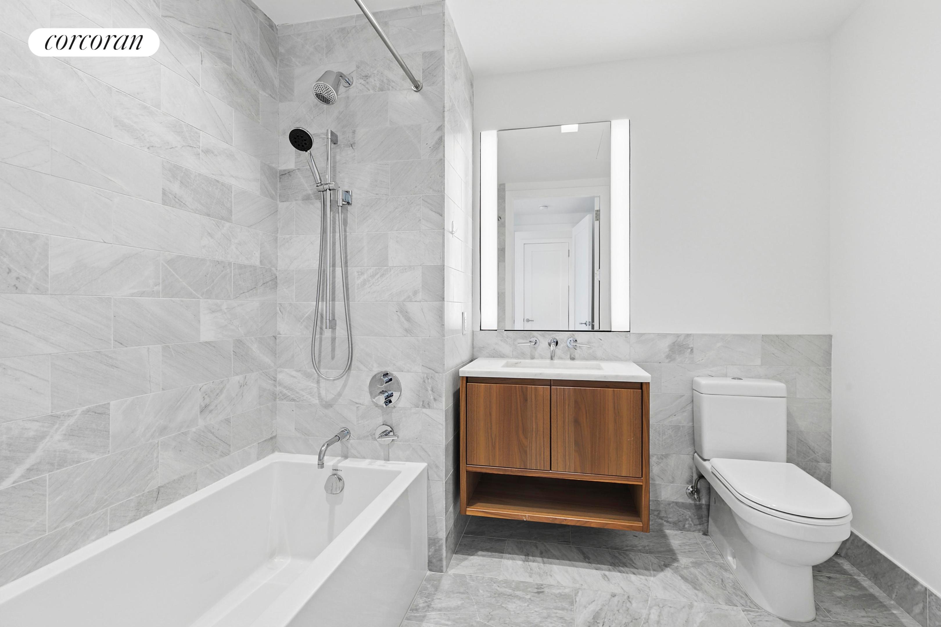 #12 photo, 242 BROOME Street, マンハッタン Lower East Side , NY 10002