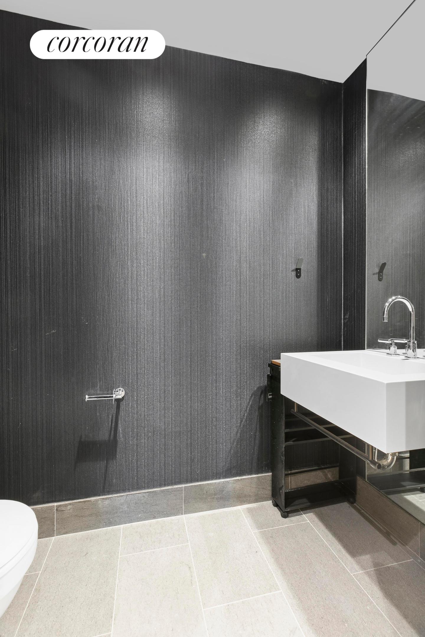 #13 photo, 242 BROOME Street, マンハッタン Lower East Side , NY 10002