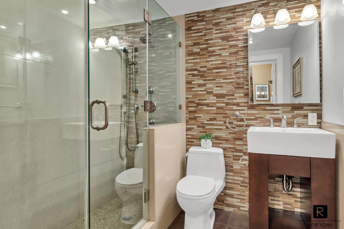 #11 photo, 245 E 54th Street, マンハッタン Turtle Bay , NY 10022