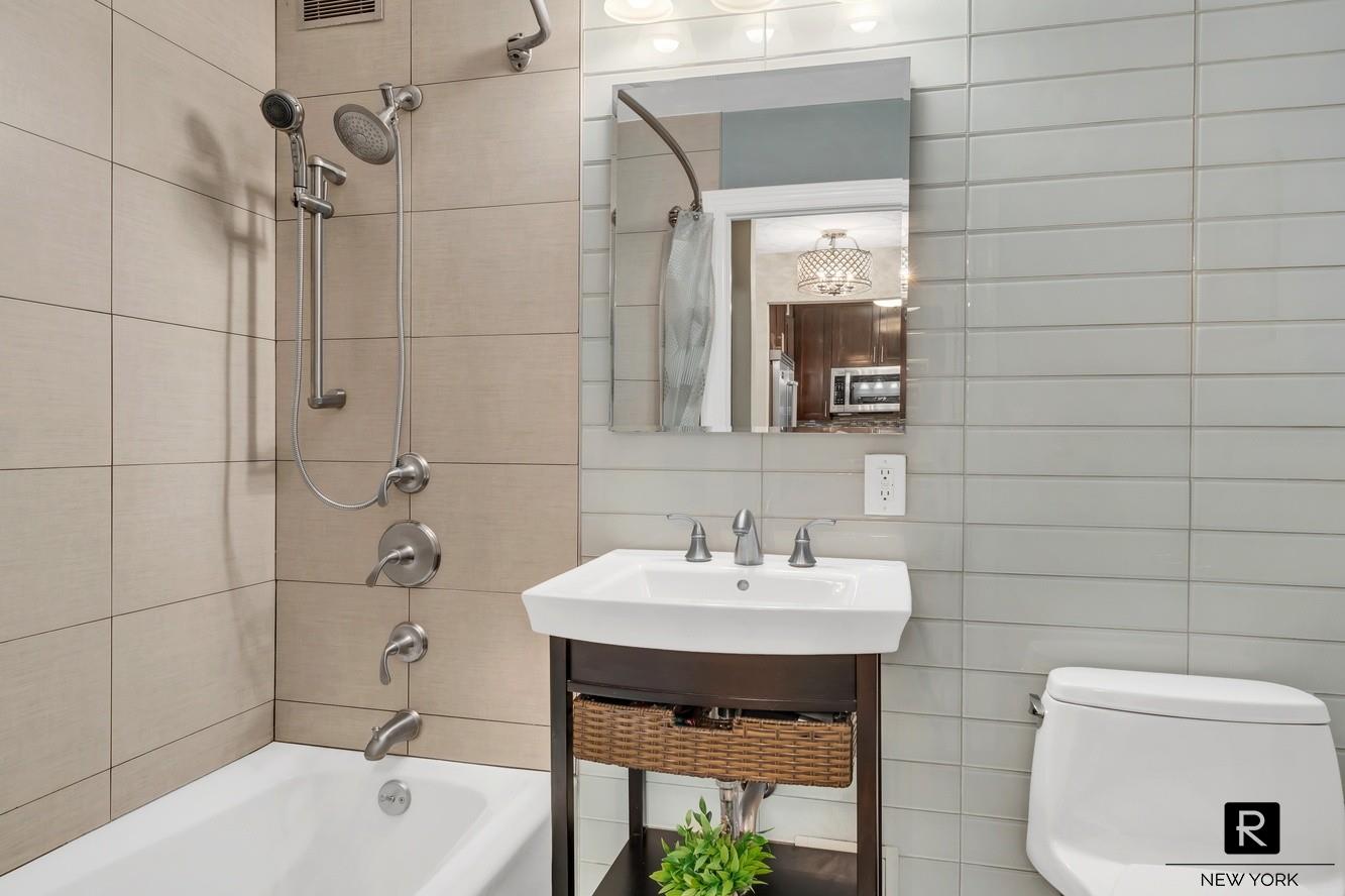 #12 photo, 245 E 54th Street, マンハッタン Turtle Bay , NY 10022