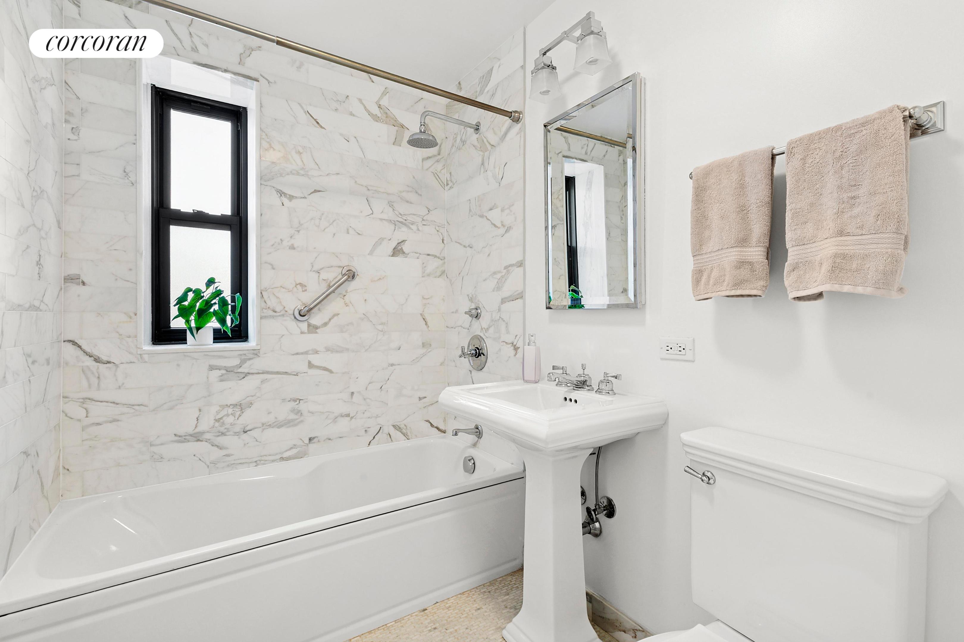 #8 photo, 230 RIVERSIDE Drive, マンハッタン Upper West Side , NY 10025