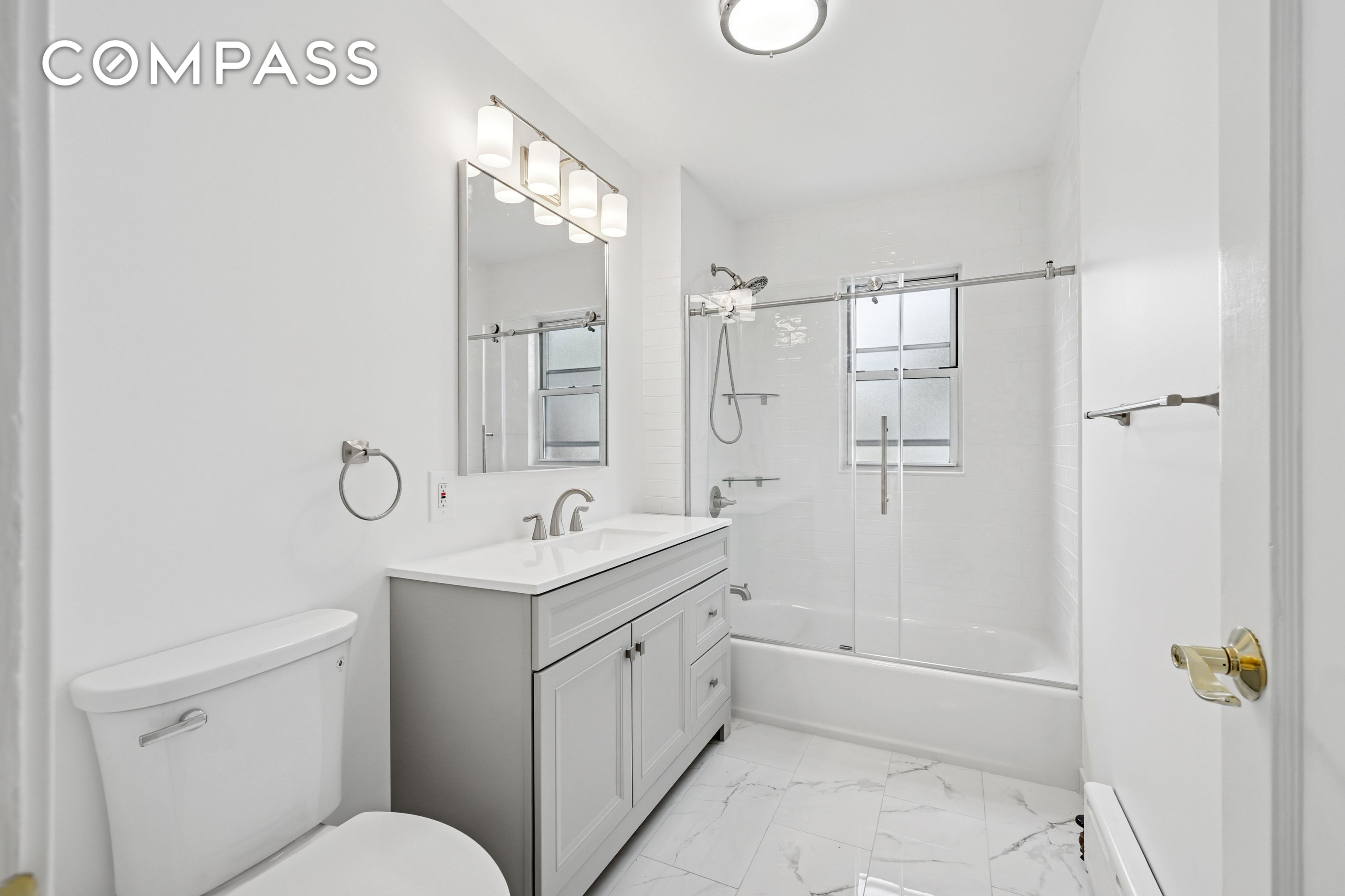 #11 photo, 89-36 Springfield Boulevard, クイーンズ区 Queens Village , NY 11427